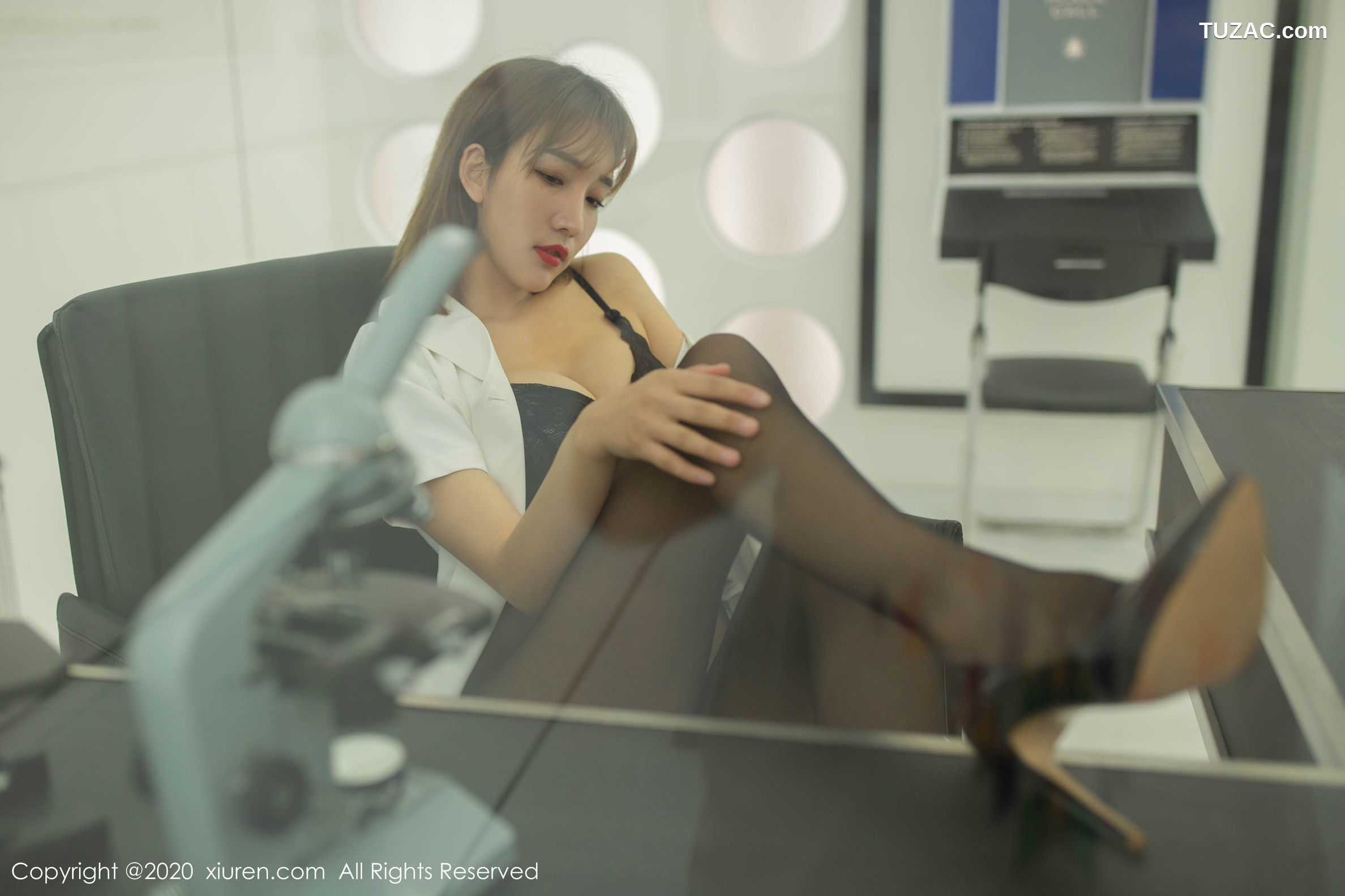 XiuRen秀人网-1931-陆萱萱-《实验室主题场景》-2020.01.14