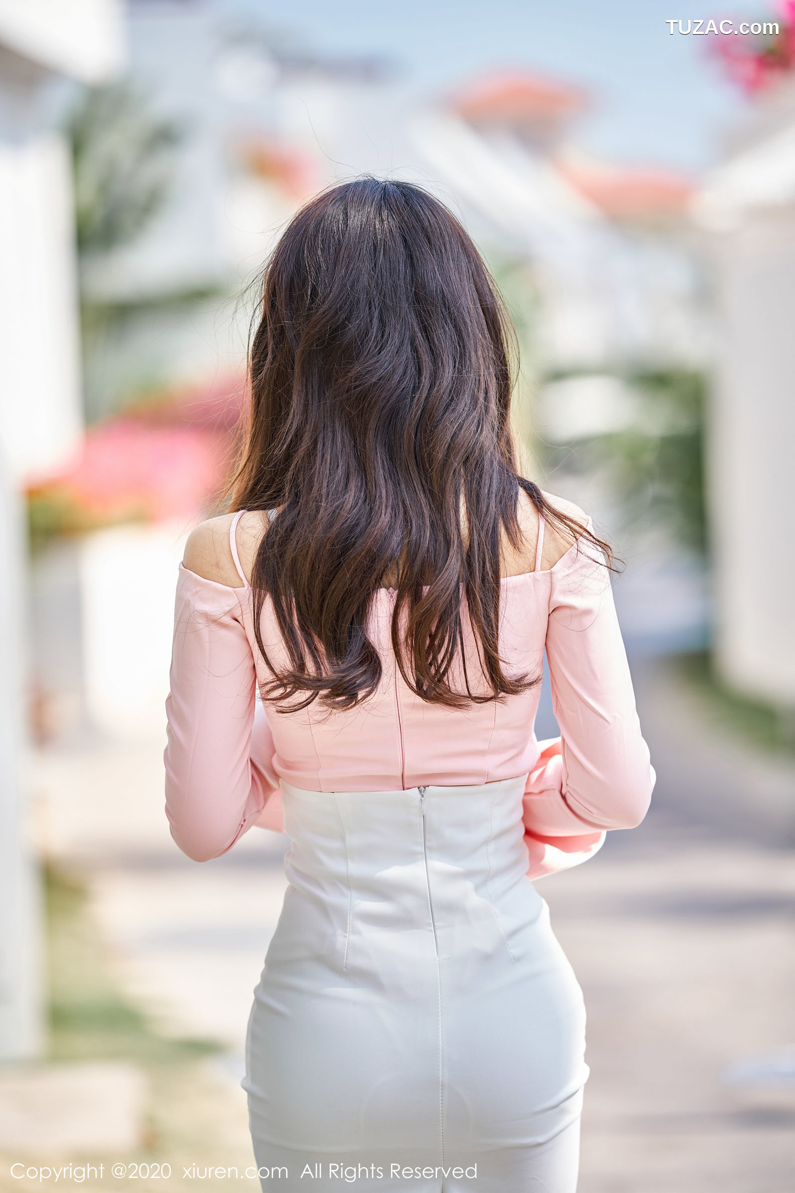 XiuRen秀人网-1944-Betty林子欣-《白裙下的开裆白丝诱惑主题系列》-2020.01.17