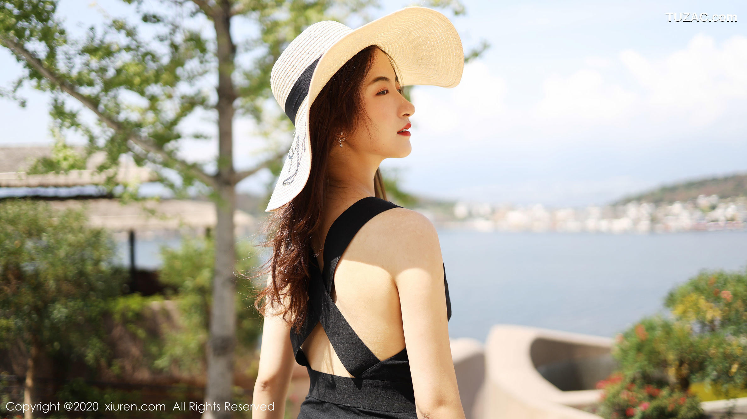 XiuRen秀人网-1956-艺儿拿铁-《小清新清凉》-2020.01.21