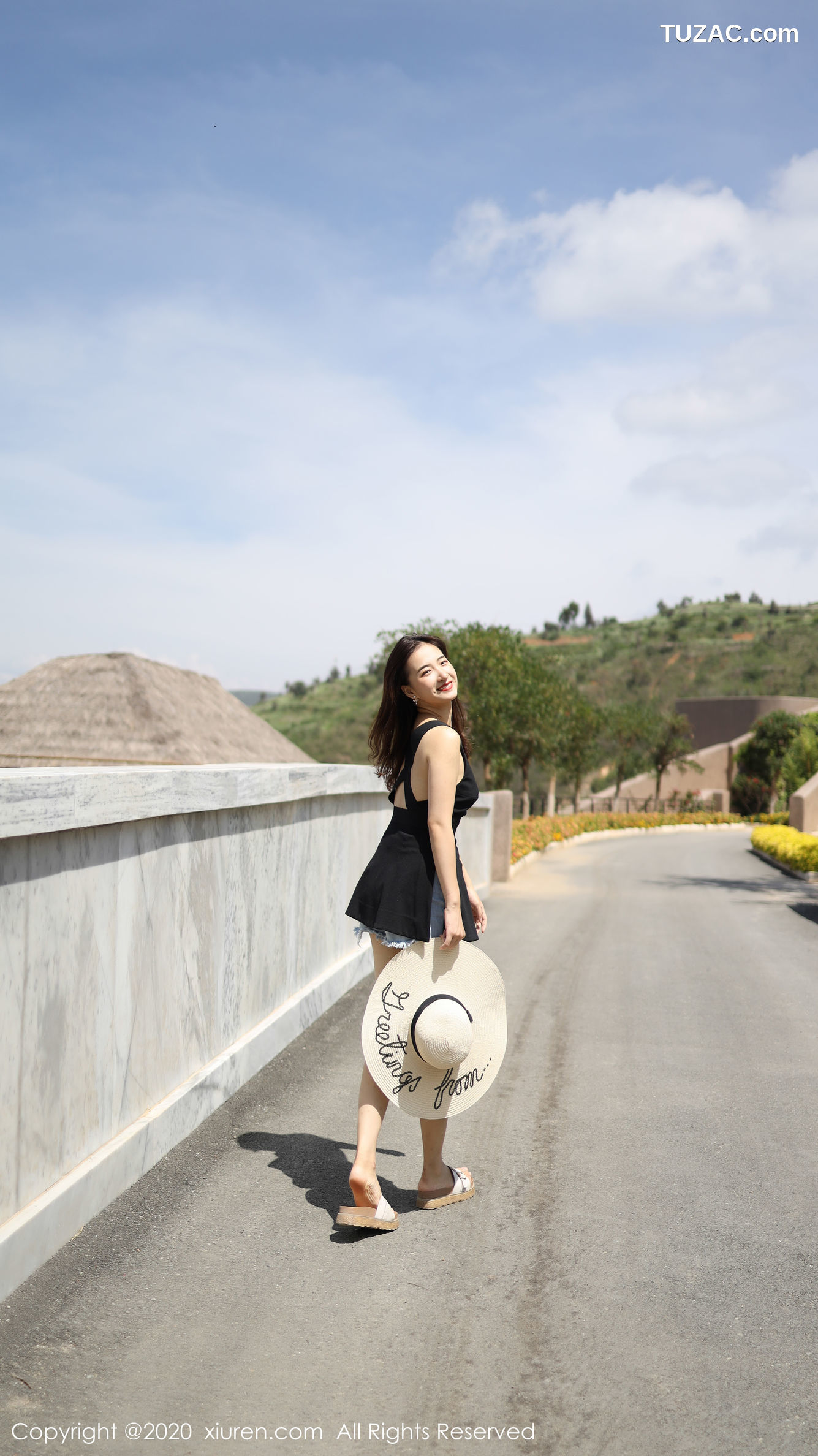 XiuRen秀人网-1956-艺儿拿铁-《小清新清凉》-2020.01.21