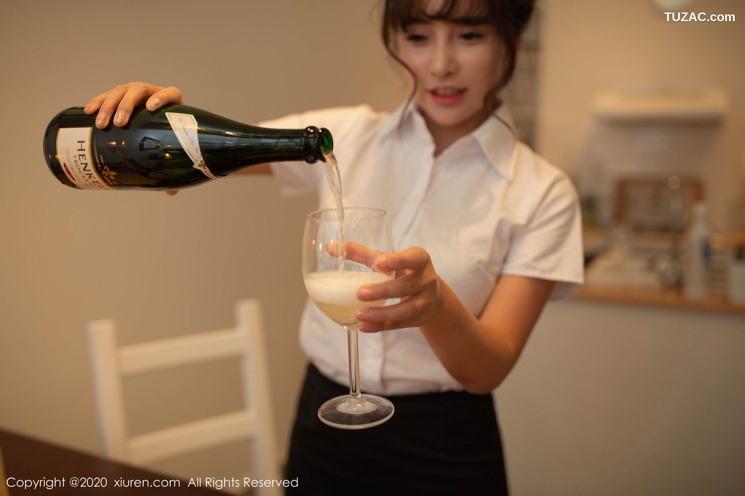 XiuRen秀人网-1969-陆萱萱-《酒店玩扑克剧情系列》-2020.01.23