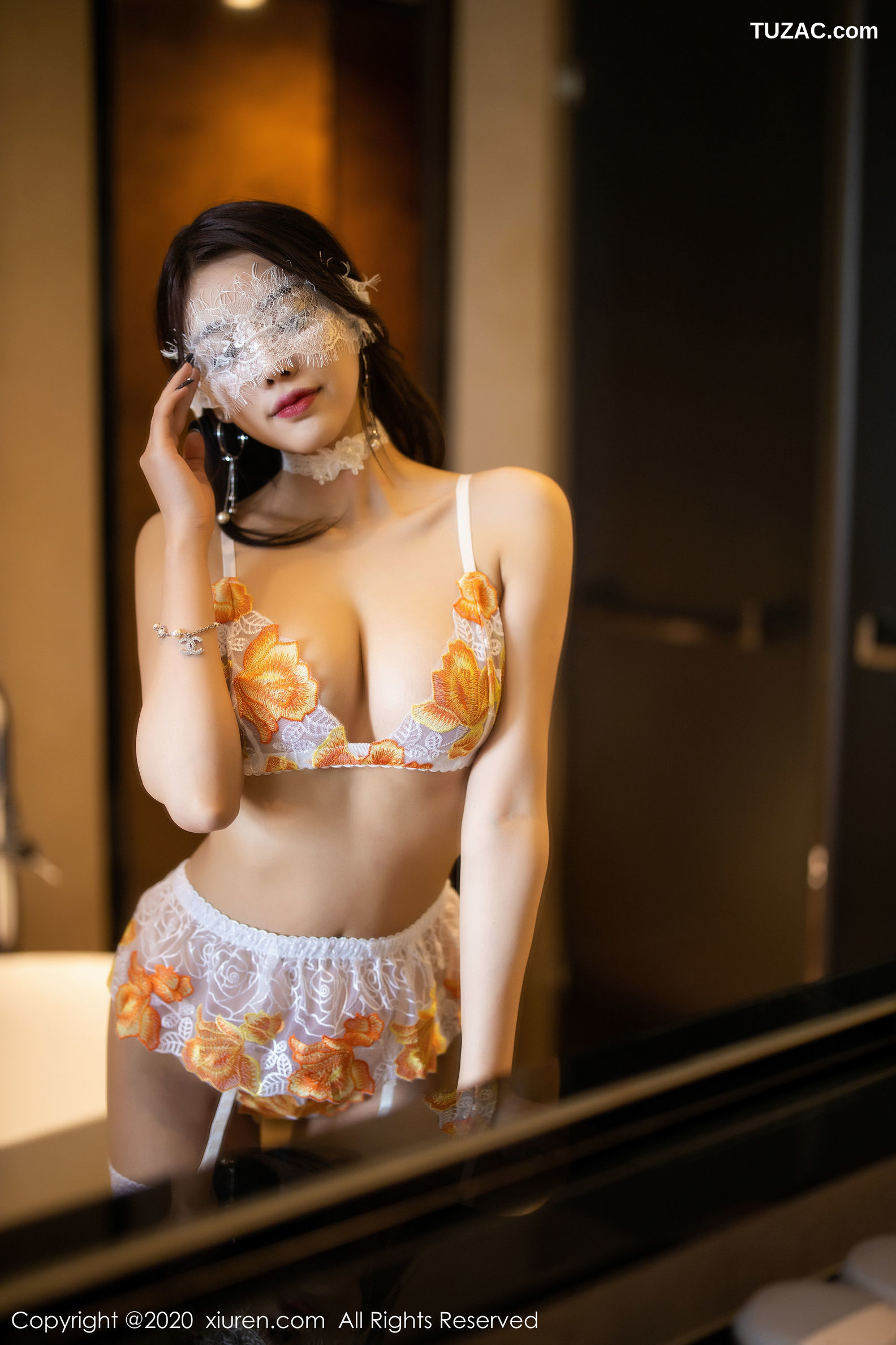 XiuRen秀人网-1989-杨晨晨-《情趣蒙面与蕾丝吊袜的魅惑》-2020.02.19