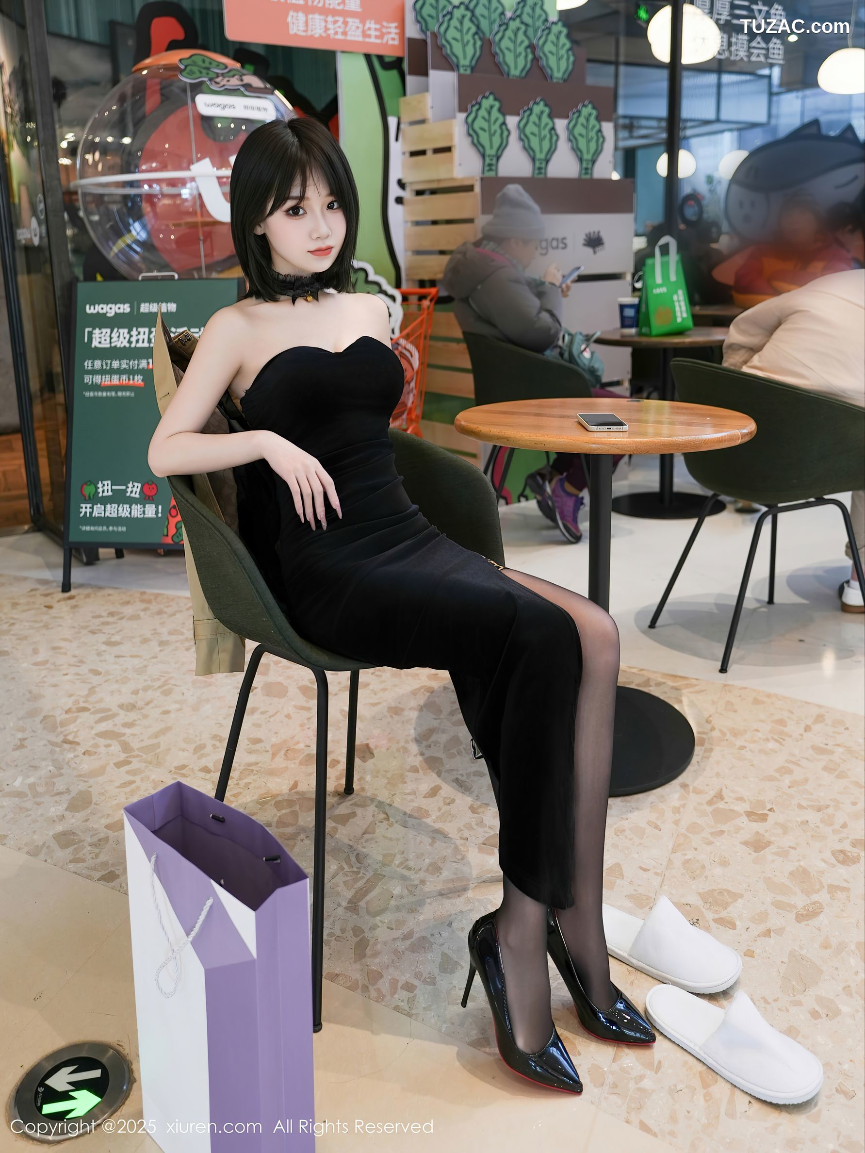 XiuRen秀人网-10000-阿汁-短发美女黑色抹胸礼裙黑丝紫色蕾丝内裤-2025.03.12