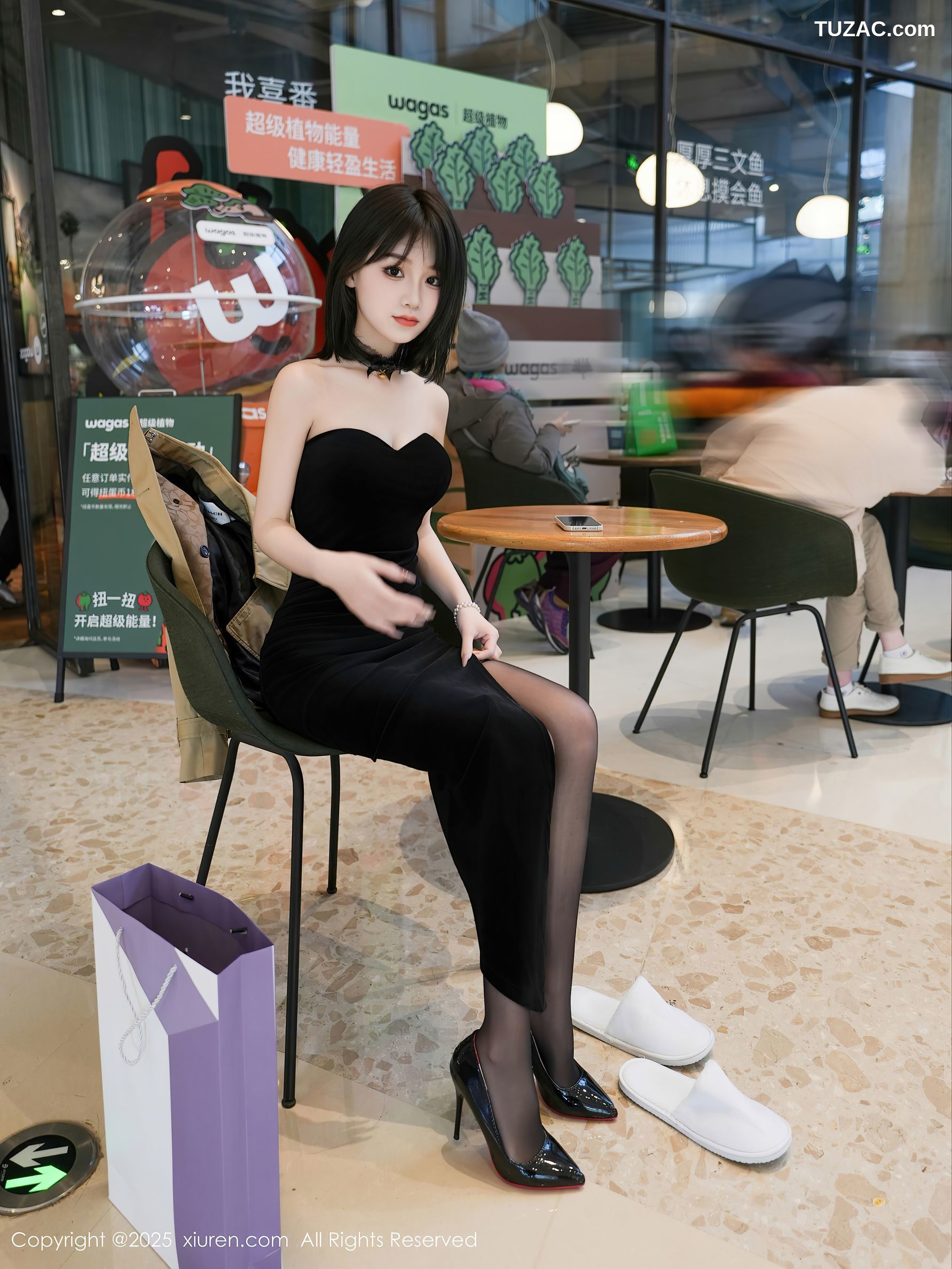 XiuRen秀人网-10000-阿汁-短发美女黑色抹胸礼裙黑丝紫色蕾丝内裤-2025.03.12