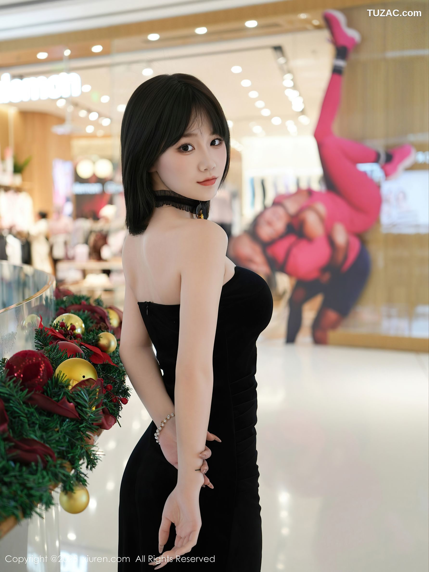 XiuRen秀人网-10000-阿汁-短发美女黑色抹胸礼裙黑丝紫色蕾丝内裤-2025.03.12