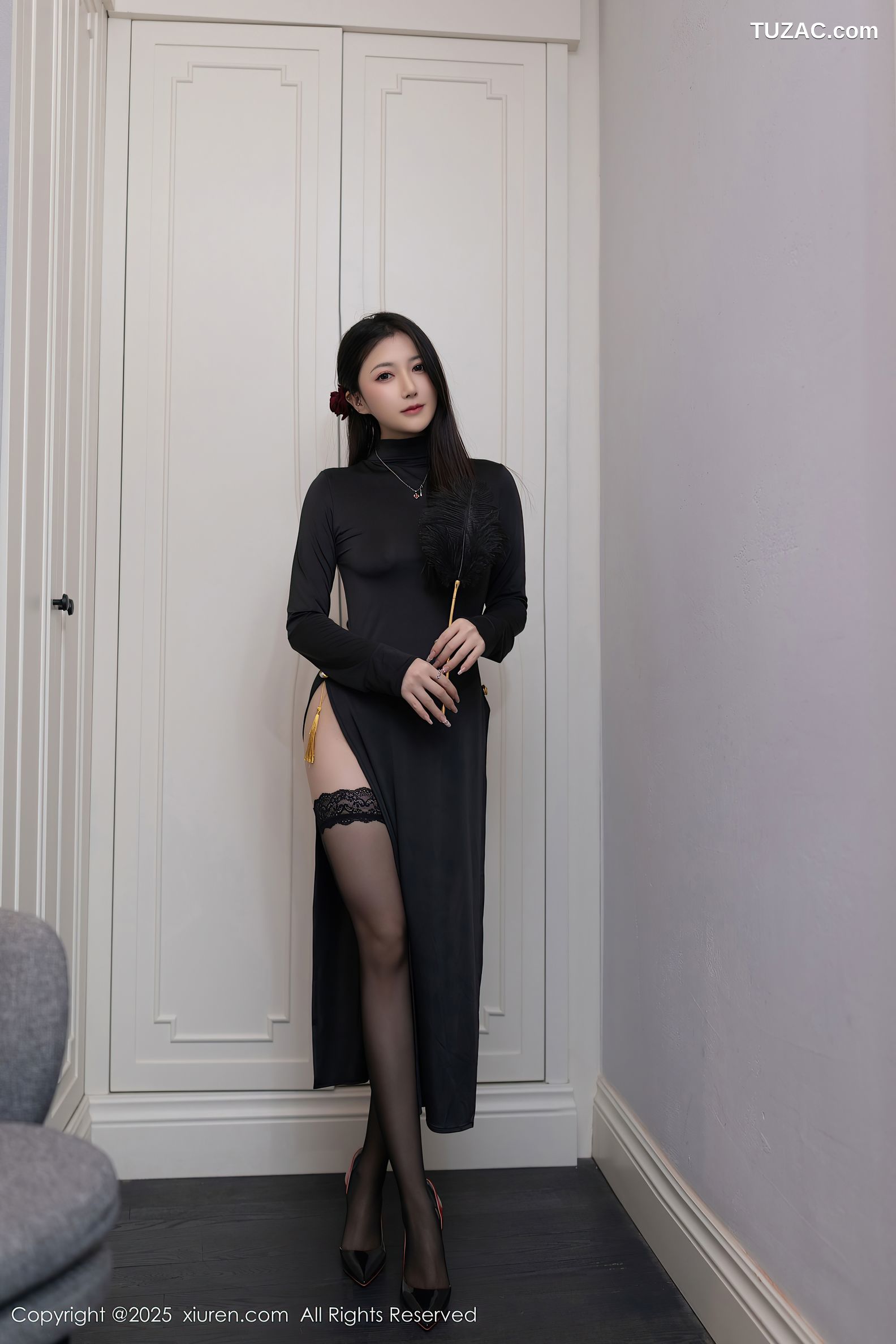 XiuRen秀人网-10023-鱼子酱Fish-黑色露背礼裙黑丝爆乳-2025.03.14