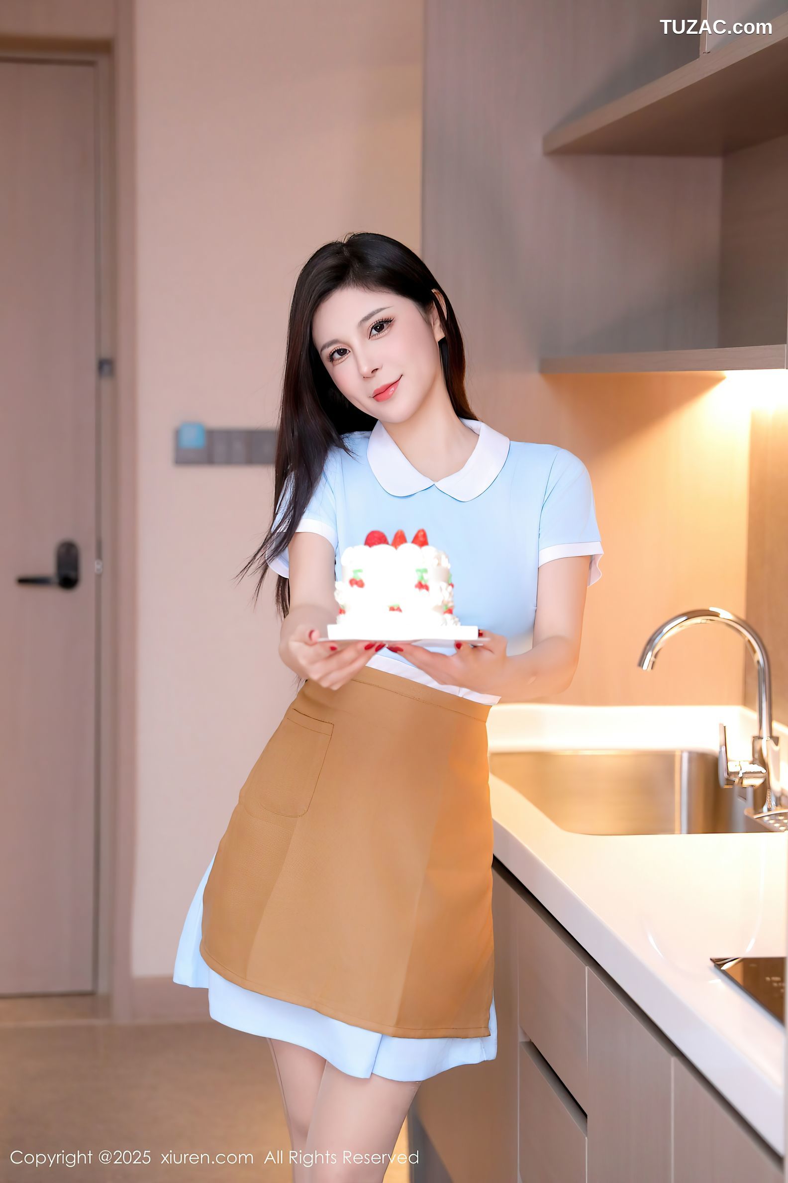 XiuRen秀人网-10029-小蛮妖Yummy-人妻蛋糕主题肉丝爆乳-2025.03.17