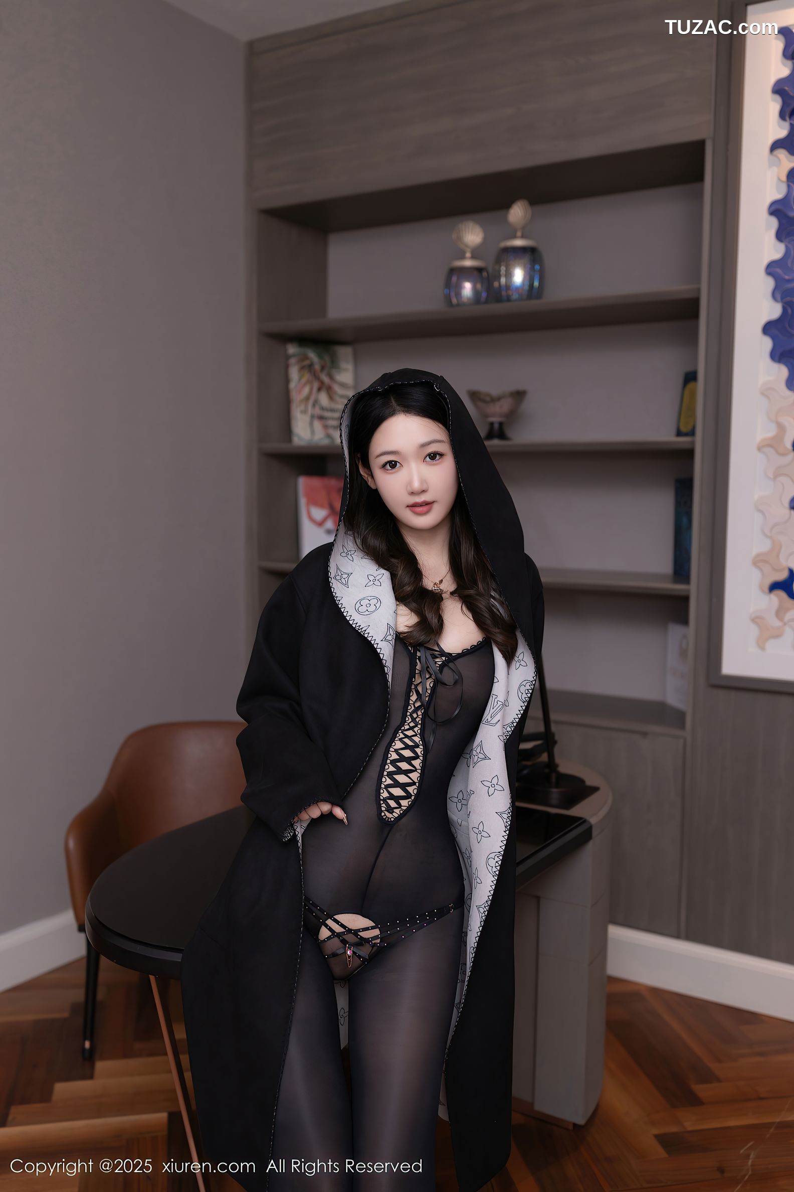 XiuRen秀人网-10030-唐安琪-黑大衣情趣连体黑丝-2025.03.17