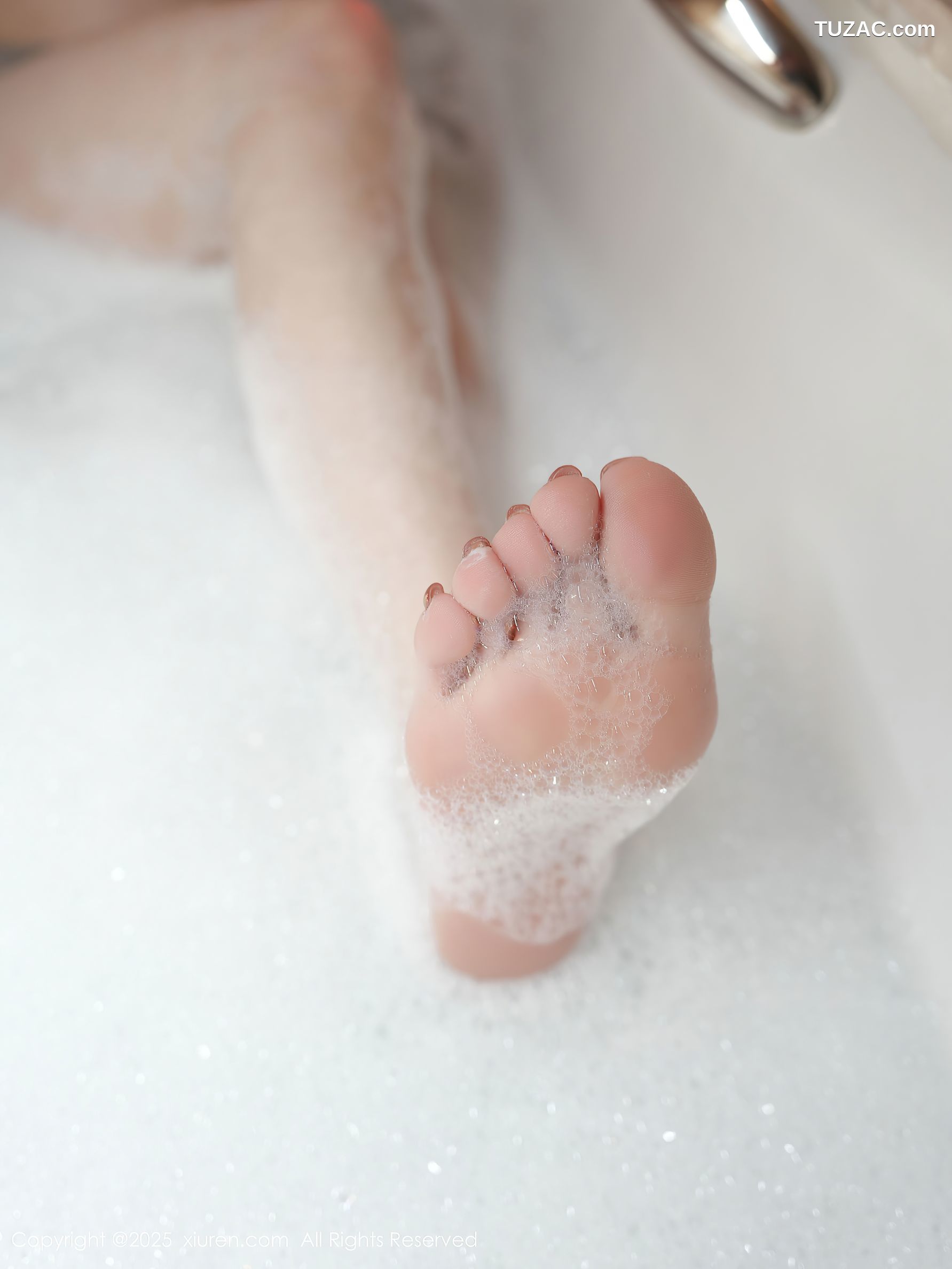 XiuRen秀人网-10037-阿汁-轻透灰色内衣浴室湿身爆乳-2025.03.19