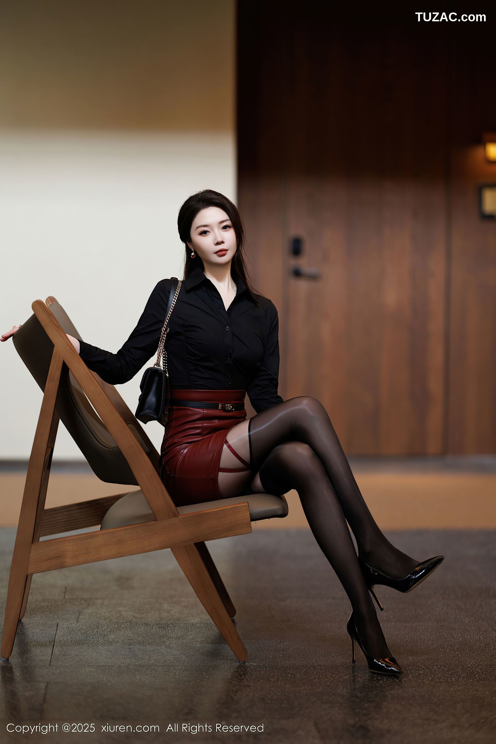 XiuRen秀人网-10039-梦心玥-OL黑衬衫红皮短裙黑丝高跟红色内衣-2025.03.19
