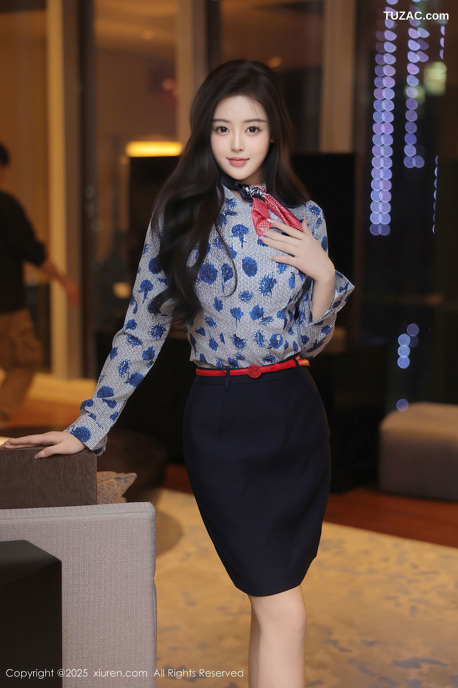 XiuRen秀人网-10041-希雅sia-空姐裙装紫色蕾丝内衣爆乳-2025.03.19