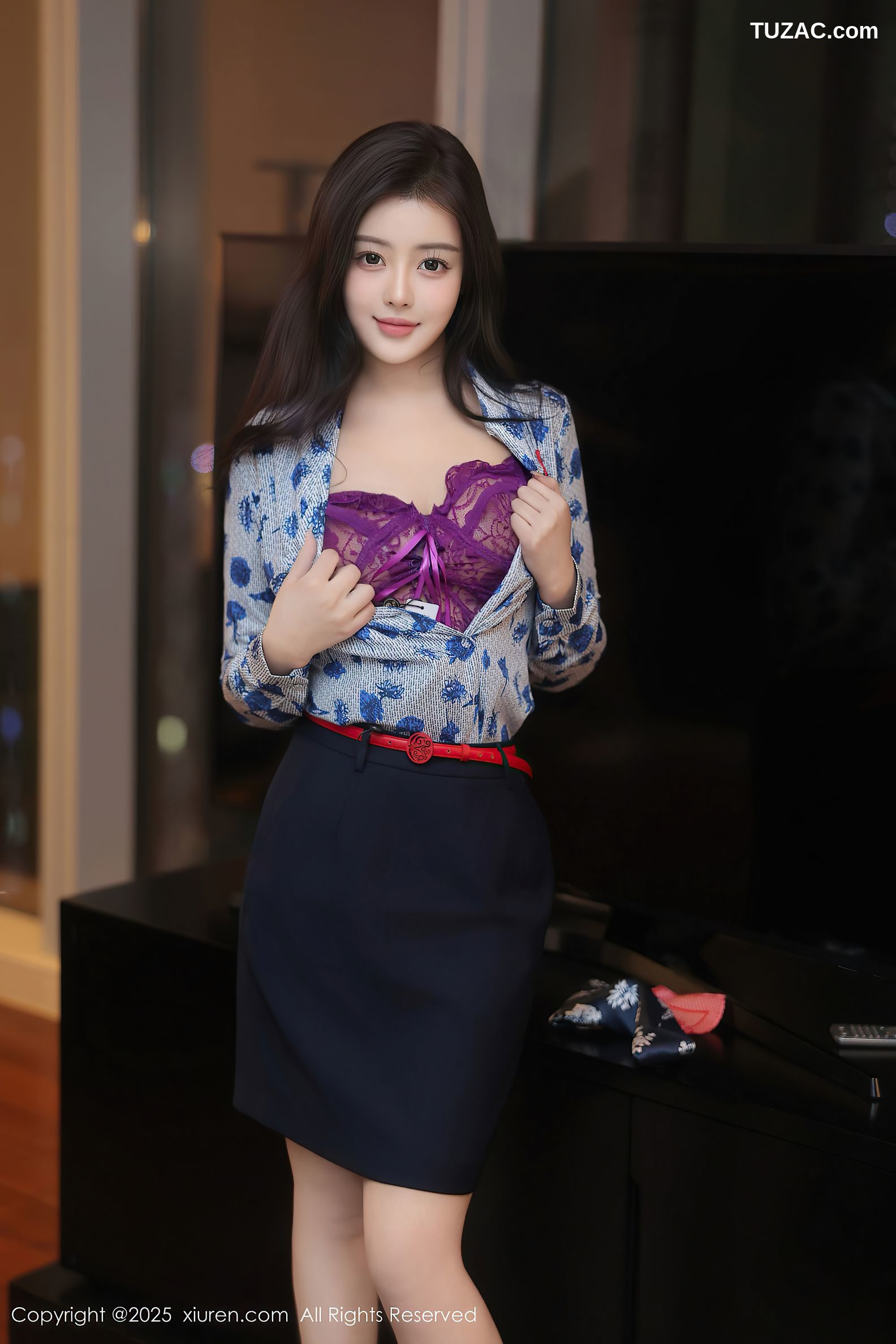 XiuRen秀人网-10041-希雅sia-空姐裙装紫色蕾丝内衣爆乳-2025.03.19