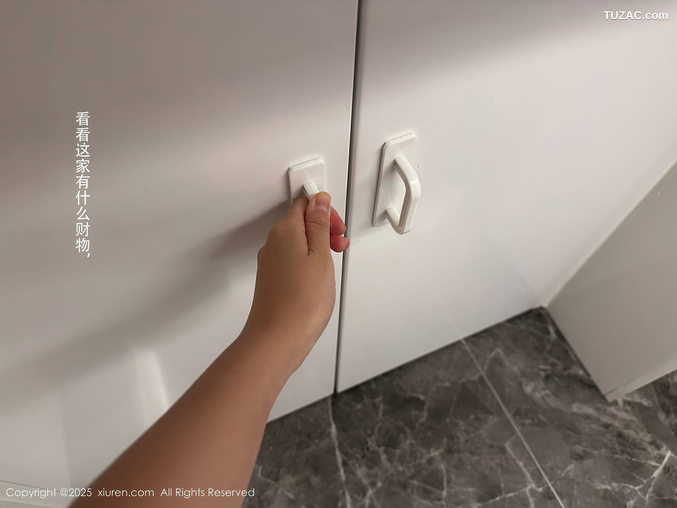 XiuRen秀人网-10042-杏子Yada-入室劫色剧情健身瑜伽裤深蓝蕾丝内衣-2025.03.19