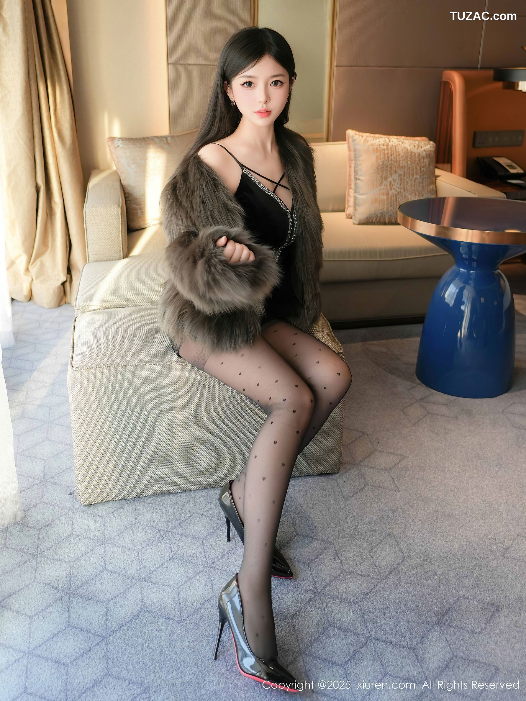 XiuRen秀人网-10045-优酱-黑色吊带短裙黑丝美胸爆乳-2025.03.20