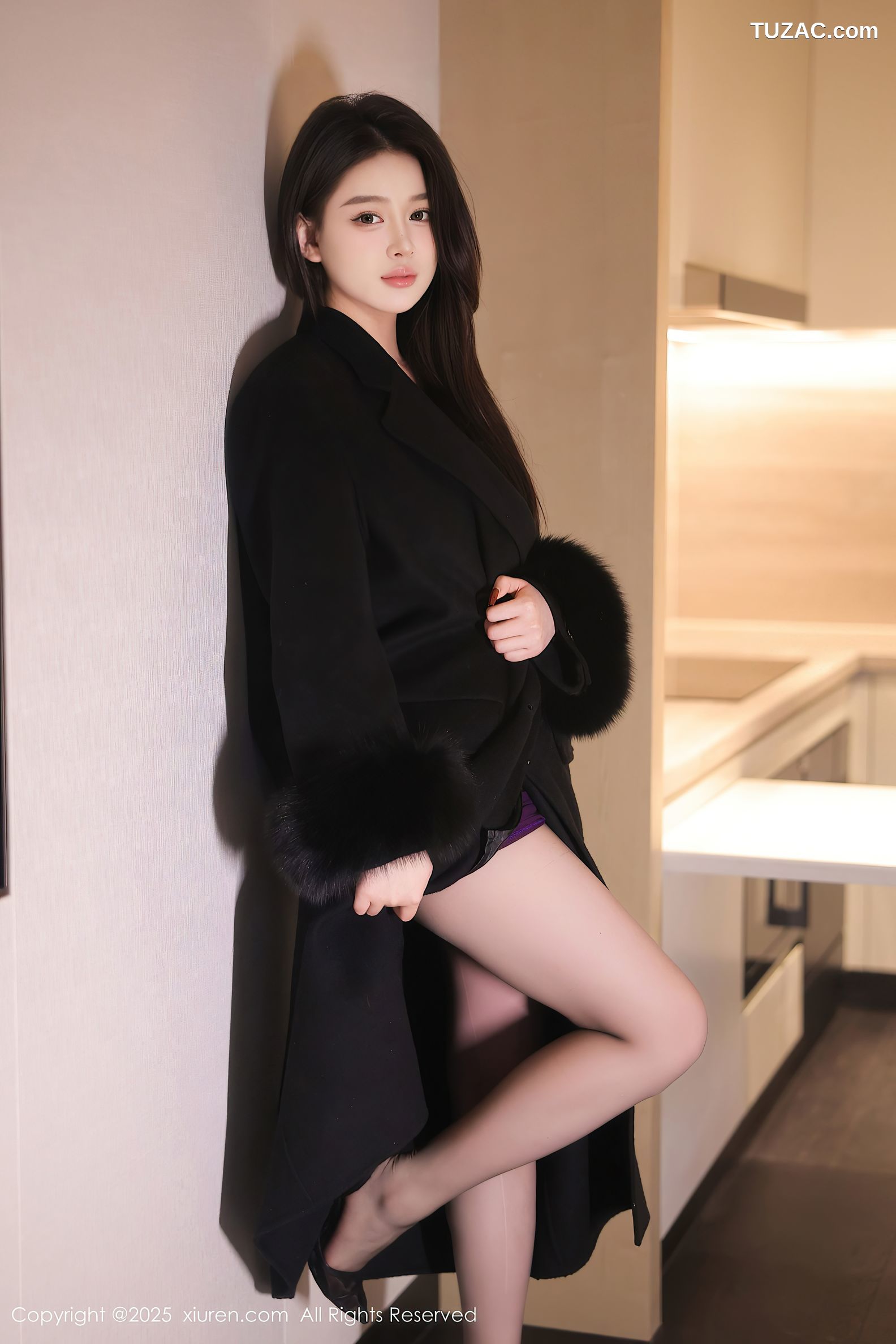 XiuRen秀人网-10050-温妮-黑大衣轻透情趣紫色内衣短裙爆乳黑丝-2025.03.21