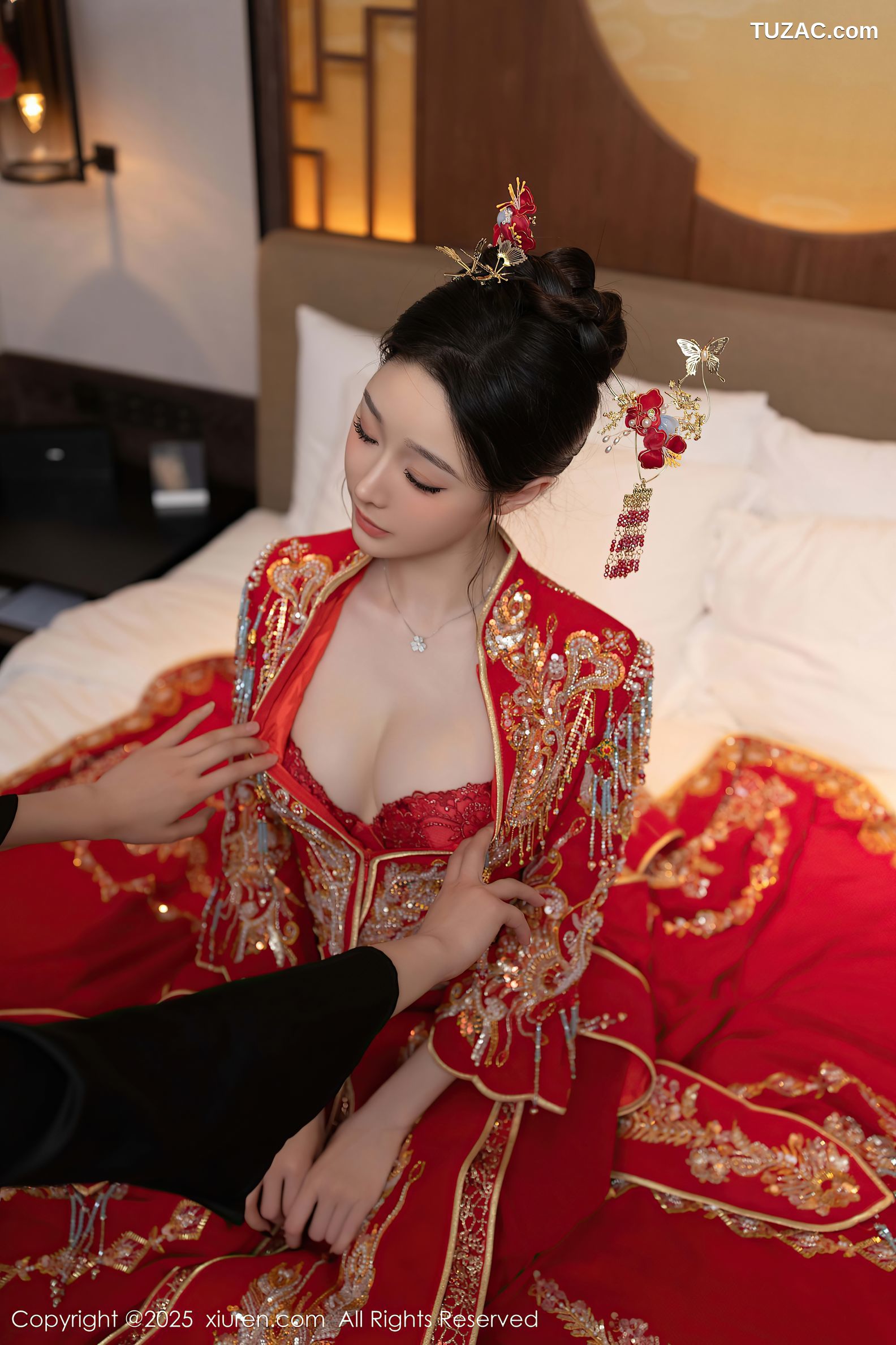 XiuRen秀人网-10055-小逗逗-新娘红装红色内衣-2025.03.21