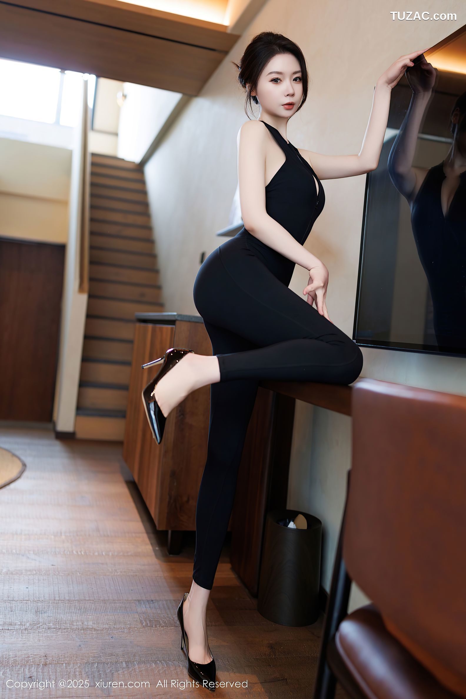 XiuRen秀人网-10059-梦心玥-黑色露背连体裤黑色内衣黑丝-2025.03.24