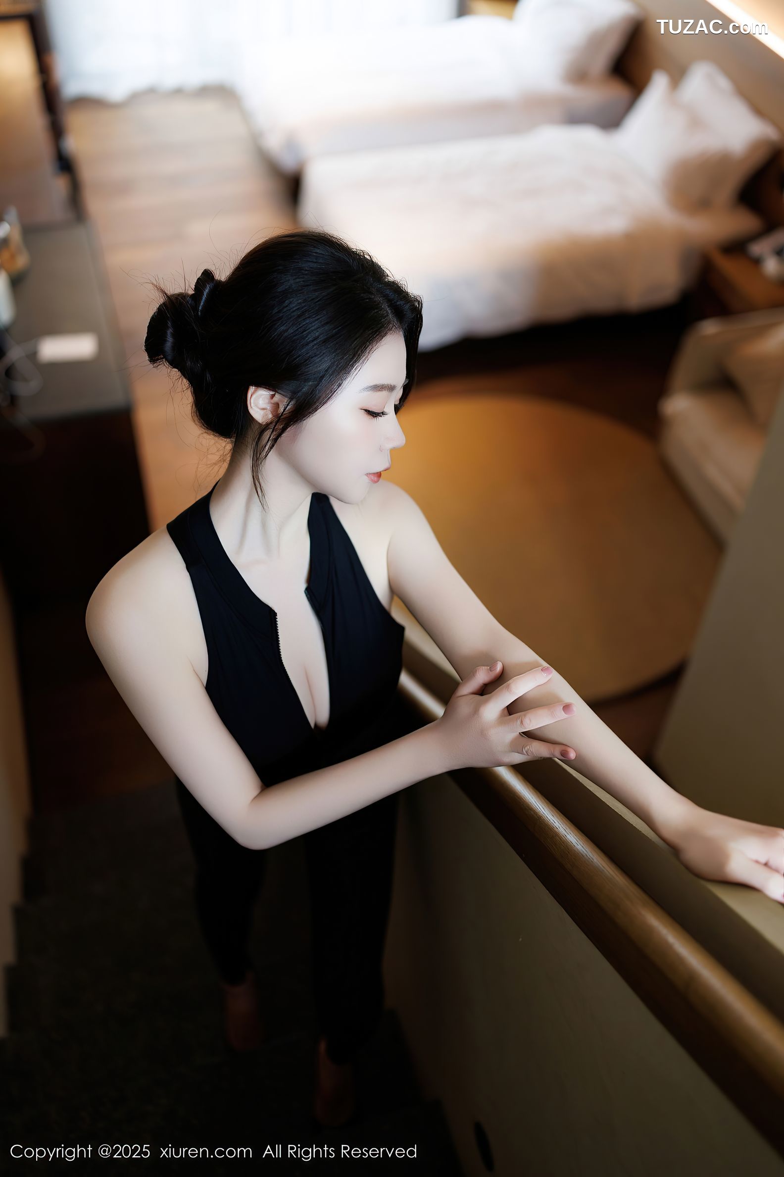 XiuRen秀人网-10059-梦心玥-黑色露背连体裤黑色内衣黑丝-2025.03.24