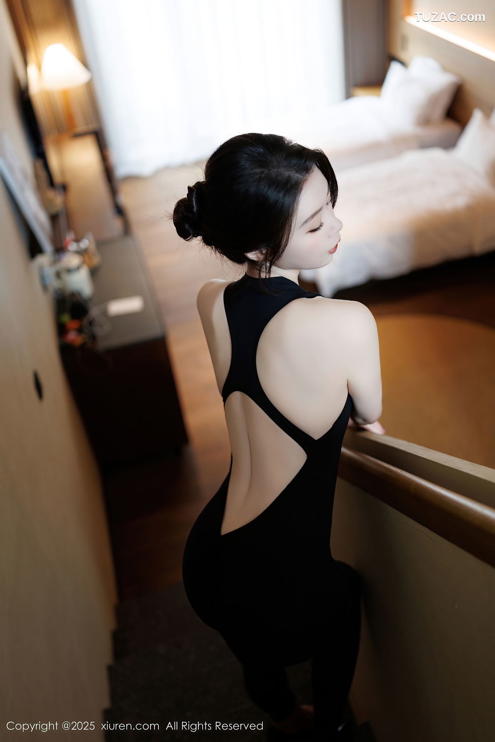 XiuRen秀人网-10059-梦心玥-黑色露背连体裤黑色内衣黑丝-2025.03.24