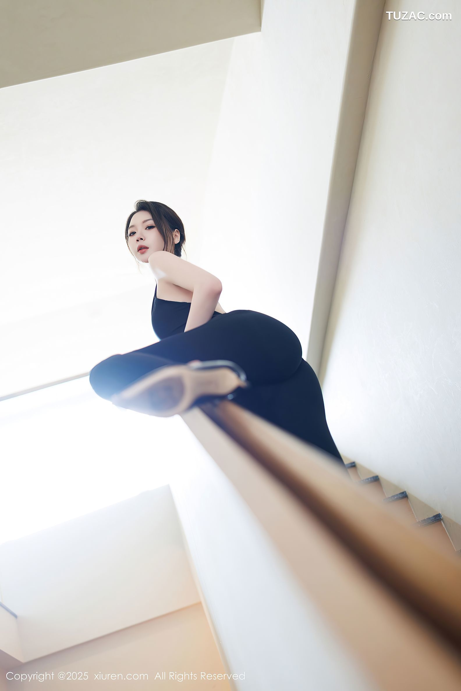 XiuRen秀人网-10059-梦心玥-黑色露背连体裤黑色内衣黑丝-2025.03.24