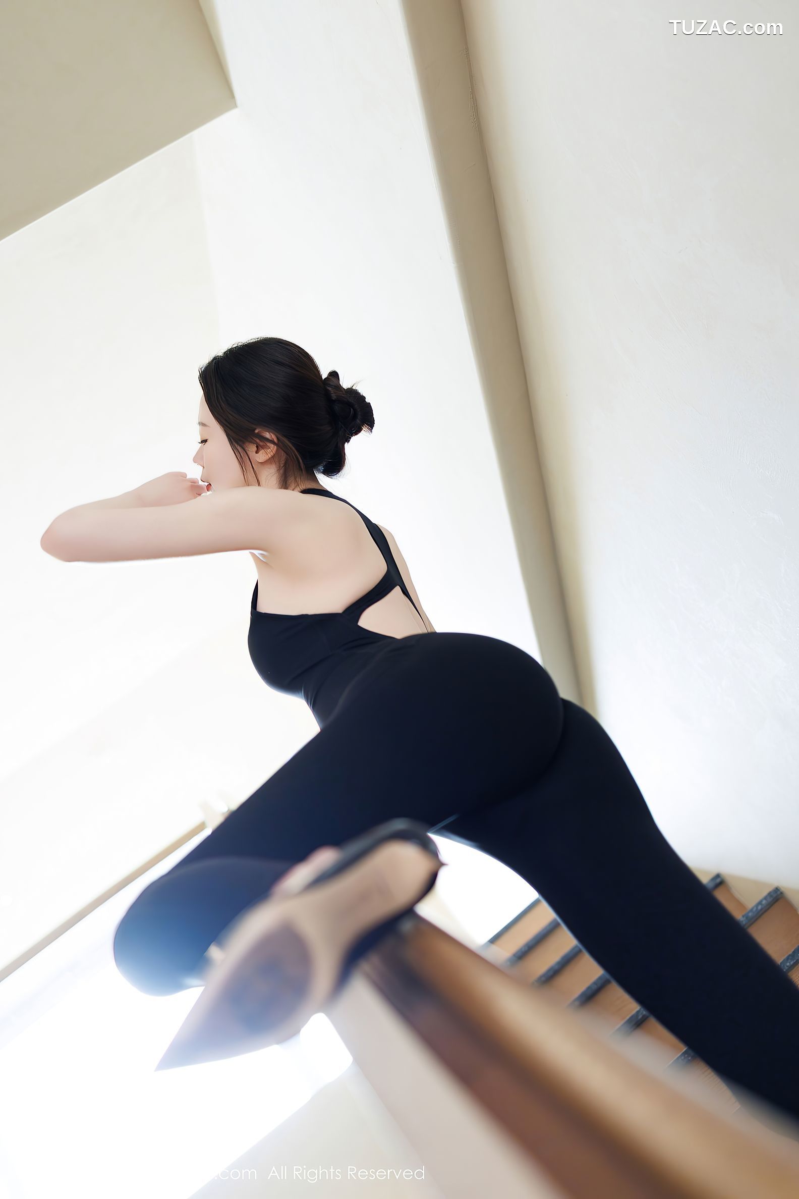 XiuRen秀人网-10059-梦心玥-黑色露背连体裤黑色内衣黑丝-2025.03.24