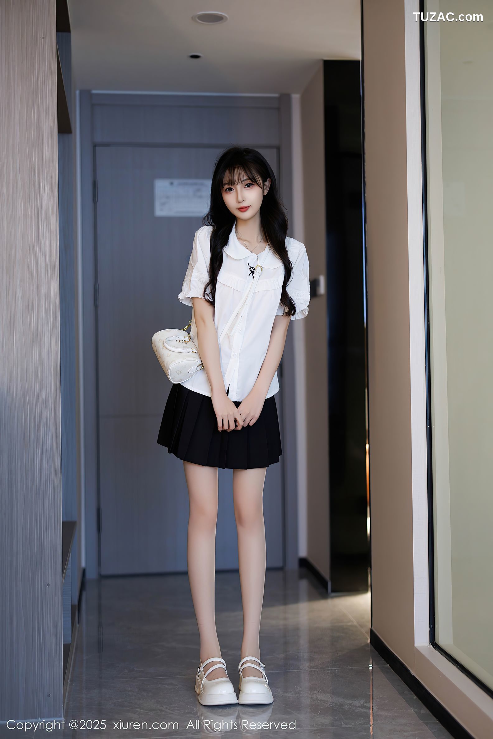 XiuRen秀人网-10067-樱桃小犊子-白衫黑裙女生白丝丁字裤-2025.03.25