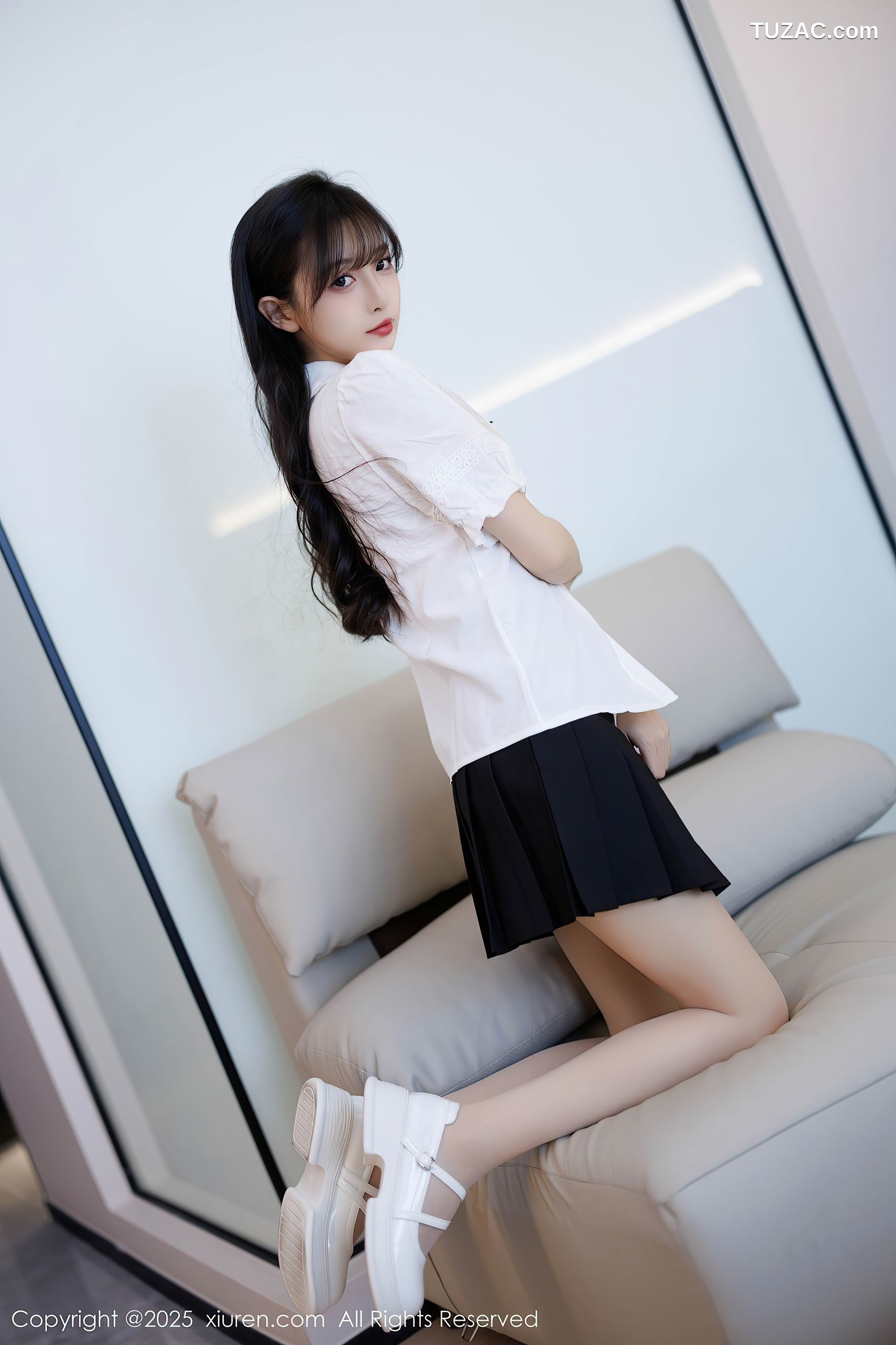 XiuRen秀人网-10067-樱桃小犊子-白衫黑裙女生白丝丁字裤-2025.03.25