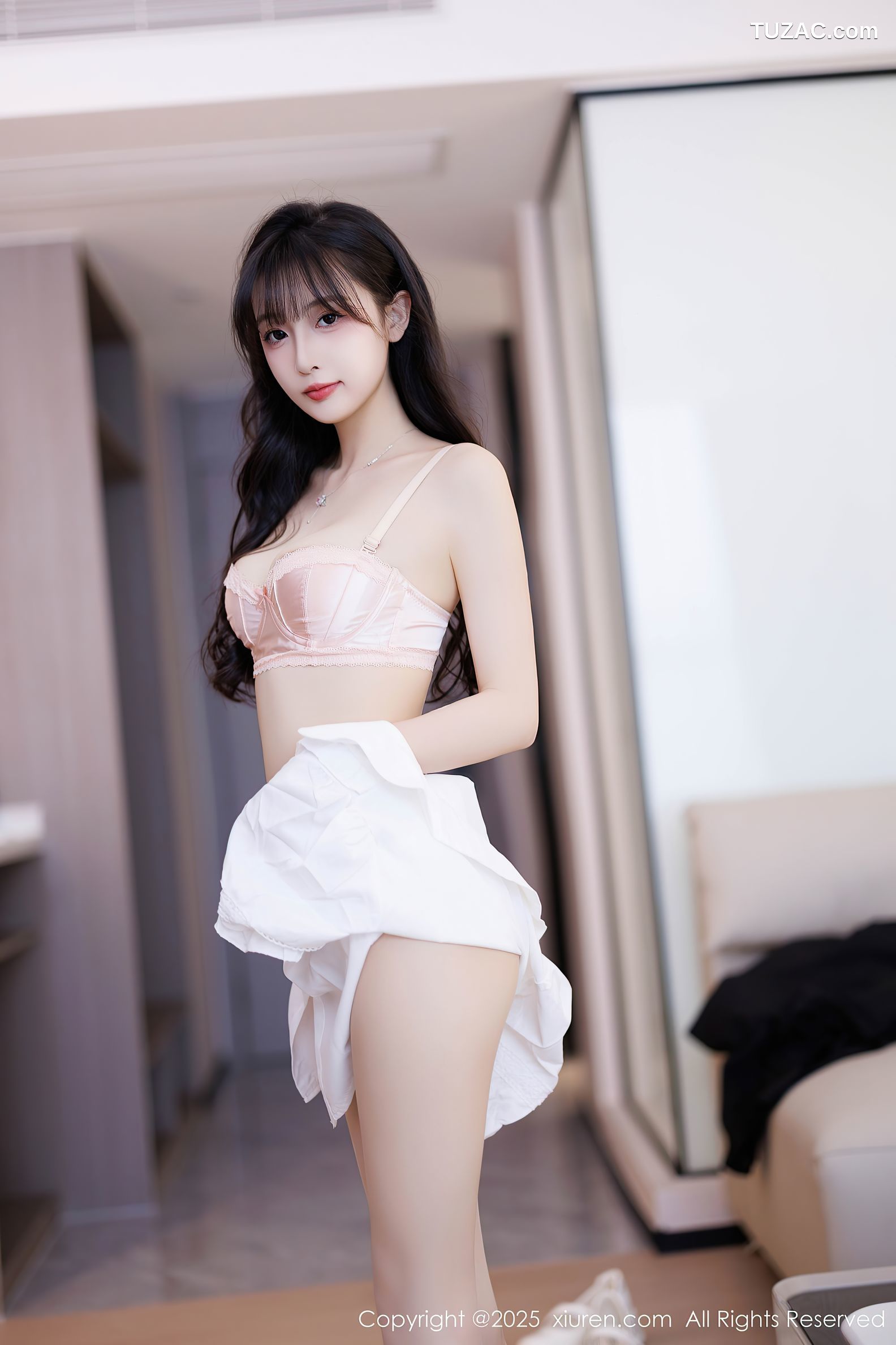 XiuRen秀人网-10067-樱桃小犊子-白衫黑裙女生白丝丁字裤-2025.03.25