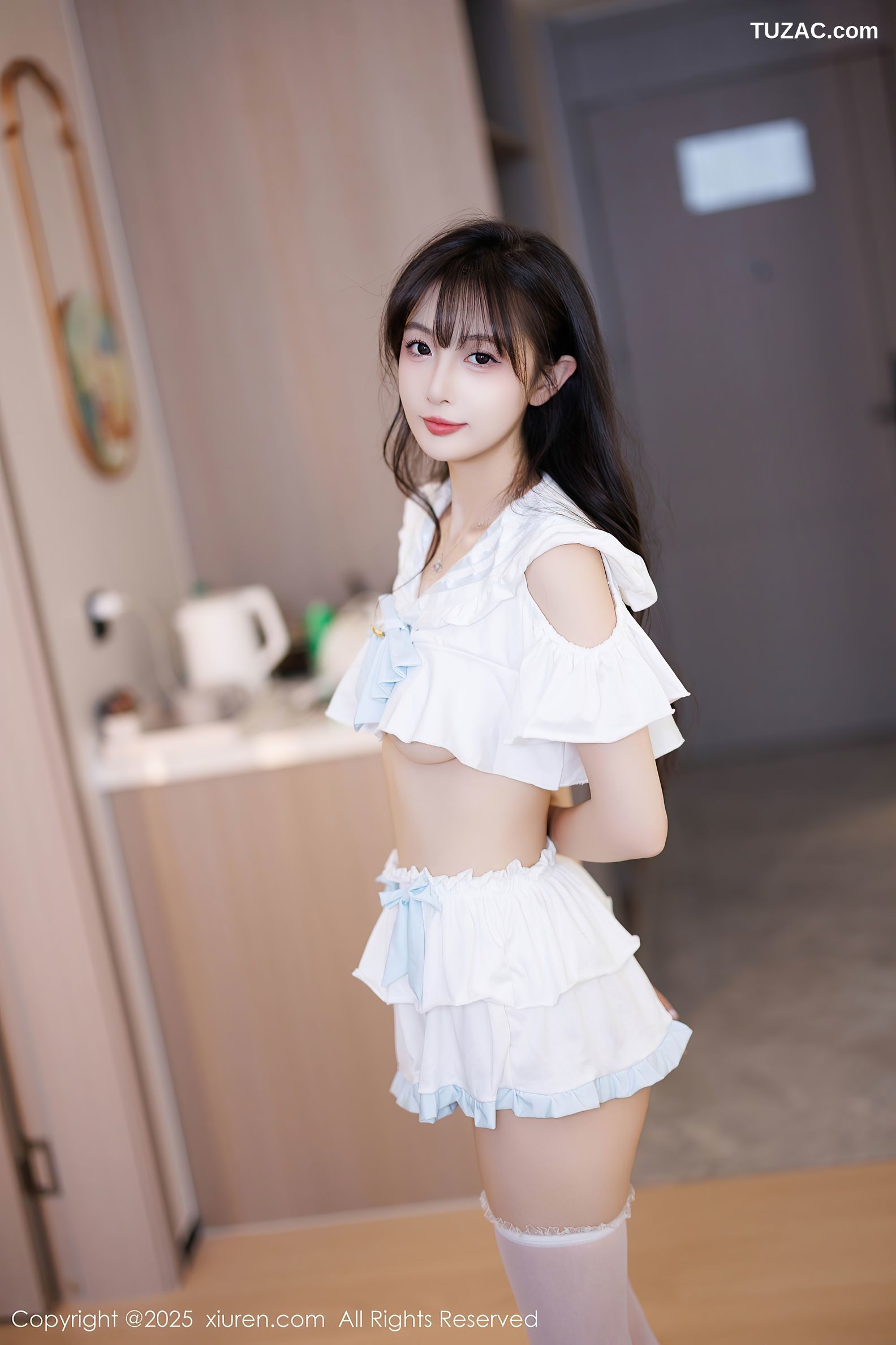 XiuRen秀人网-10067-樱桃小犊子-白衫黑裙女生白丝丁字裤-2025.03.25