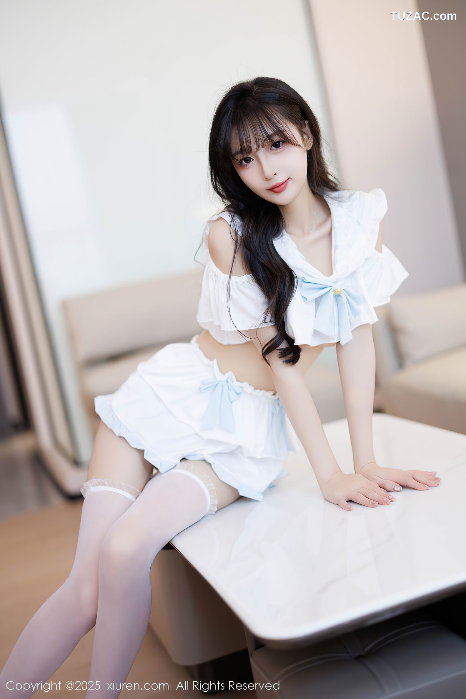 XiuRen秀人网-10067-樱桃小犊子-白衫黑裙女生白丝丁字裤-2025.03.25