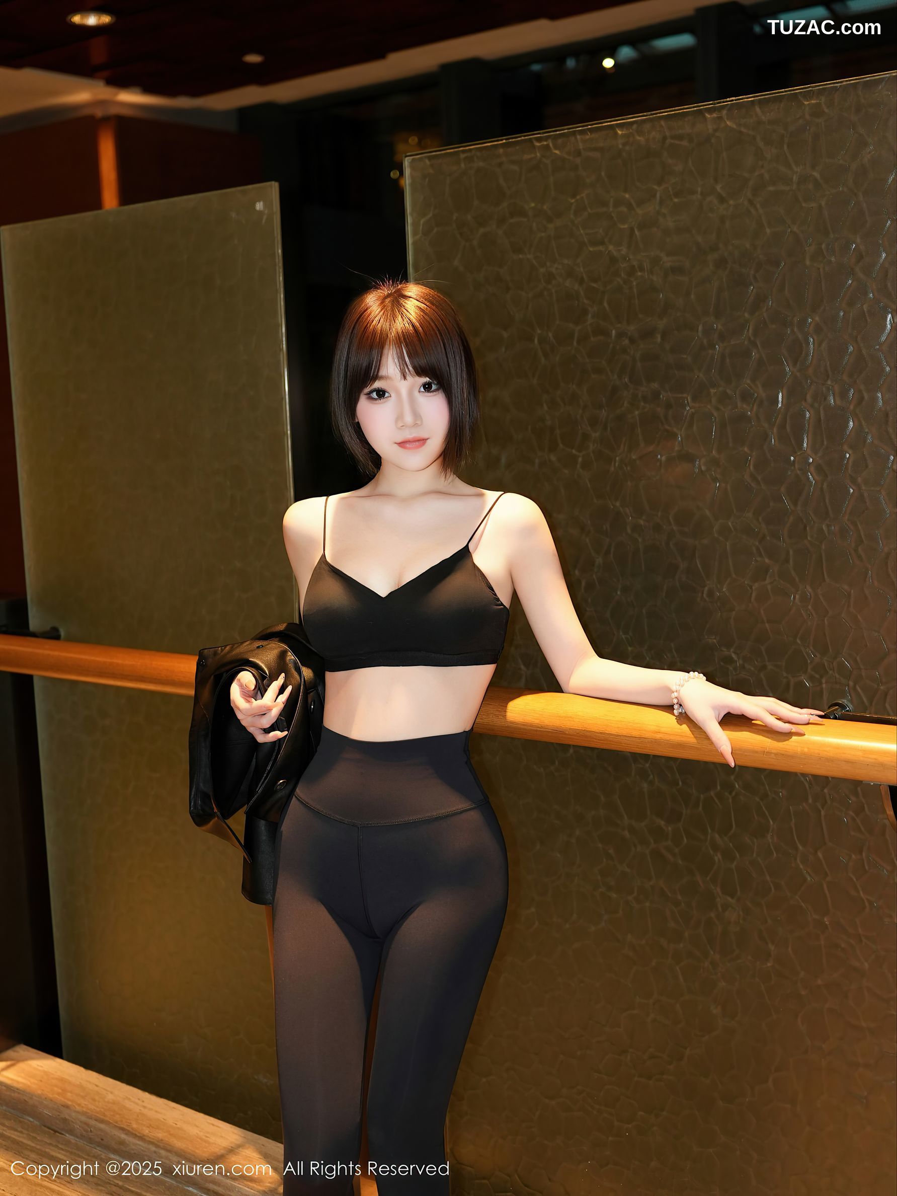 XiuRen秀人网-10077-汁汁-黑衣黑色瑜伽裤黑丝健身美女-2025.03.27
