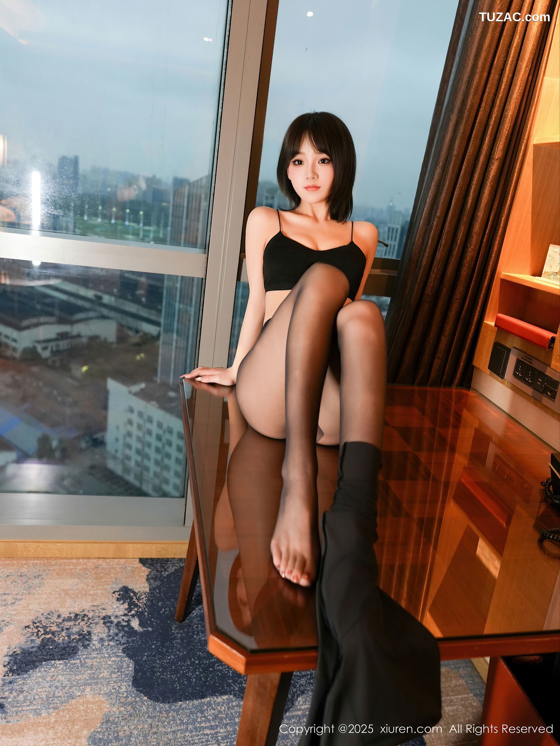 XiuRen秀人网-10077-汁汁-黑衣黑色瑜伽裤黑丝健身美女-2025.03.27