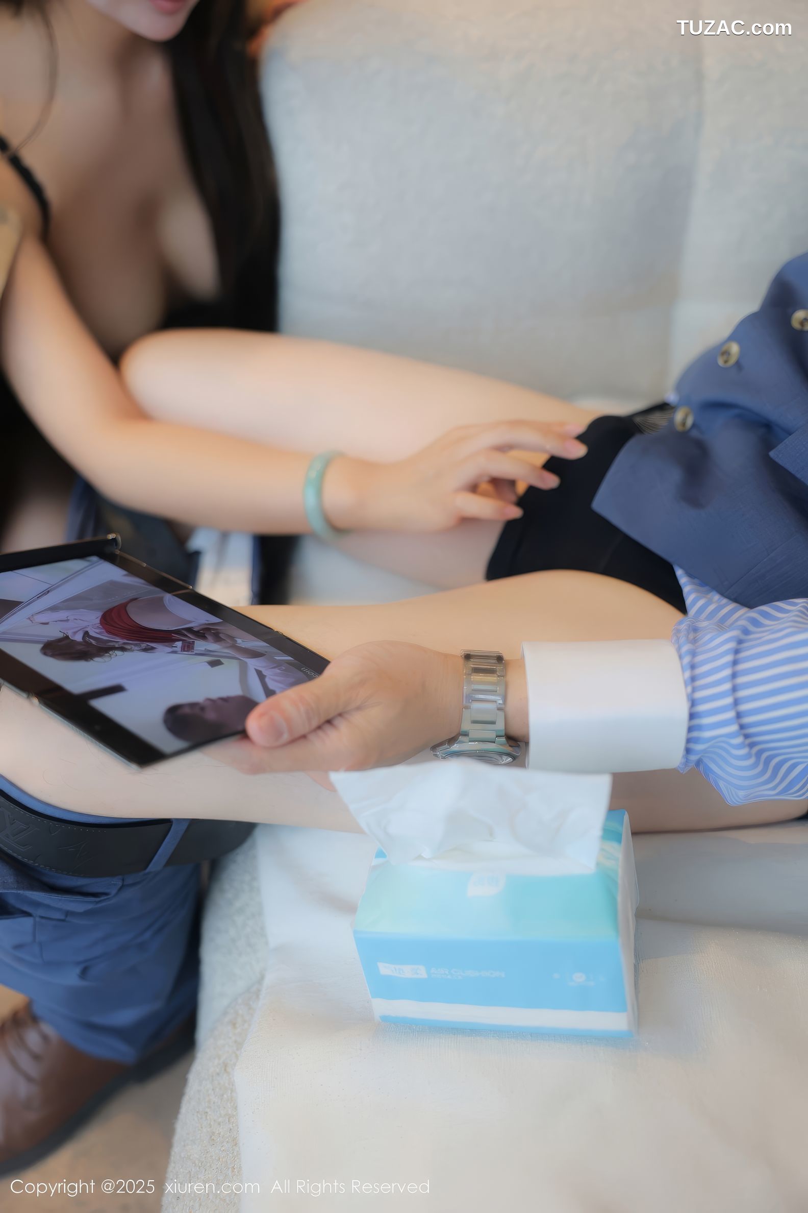 XiuRen秀人网-10079-江淑影river-米色短大衣黑蕾丝情趣内衣黑丝-2025.03.27