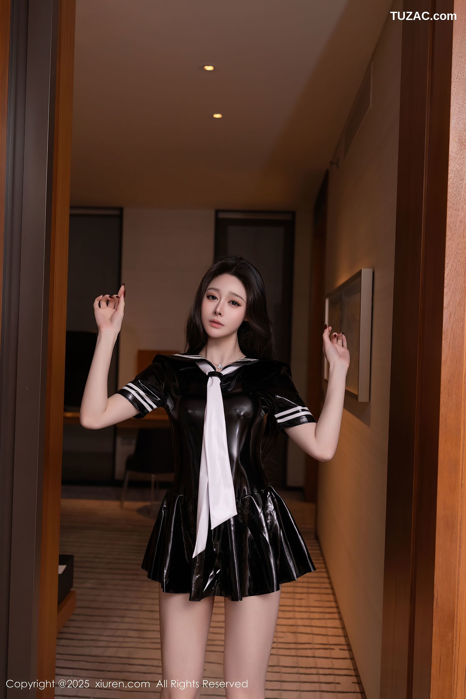 XiuRen秀人网-10087-小逗逗-黑皮连衣短裙连体黑丝诱惑-2025.03.28