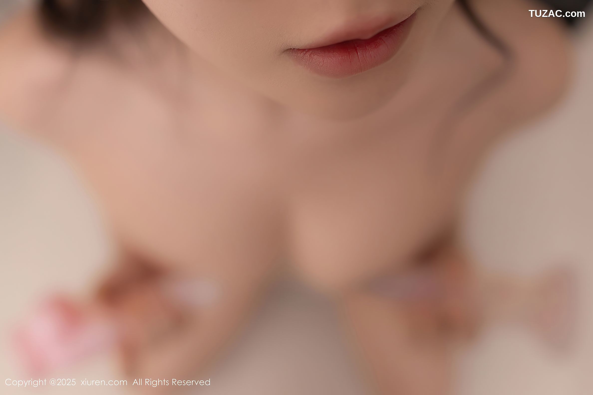 XiuRen秀人网-10112-鱼子酱Fish-黑色运动服白背心爆乳-2025.04.03