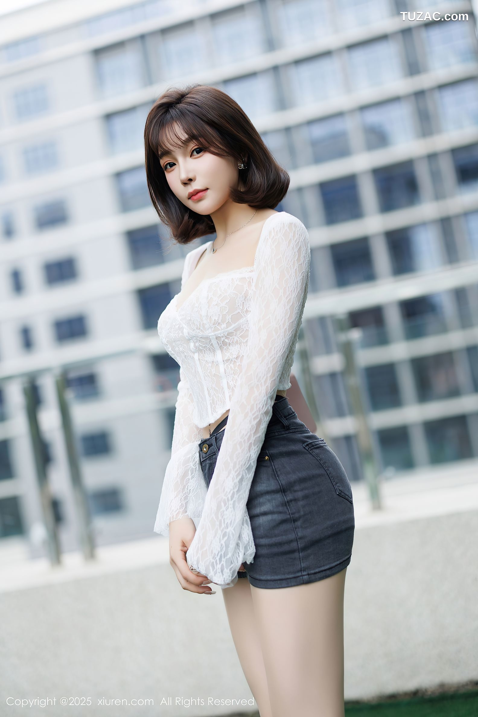 XiuRen秀人网-10113-徐莉芝Booty-白T牛仔短裙-蓝连衣短裙黑丝-2025.04.03