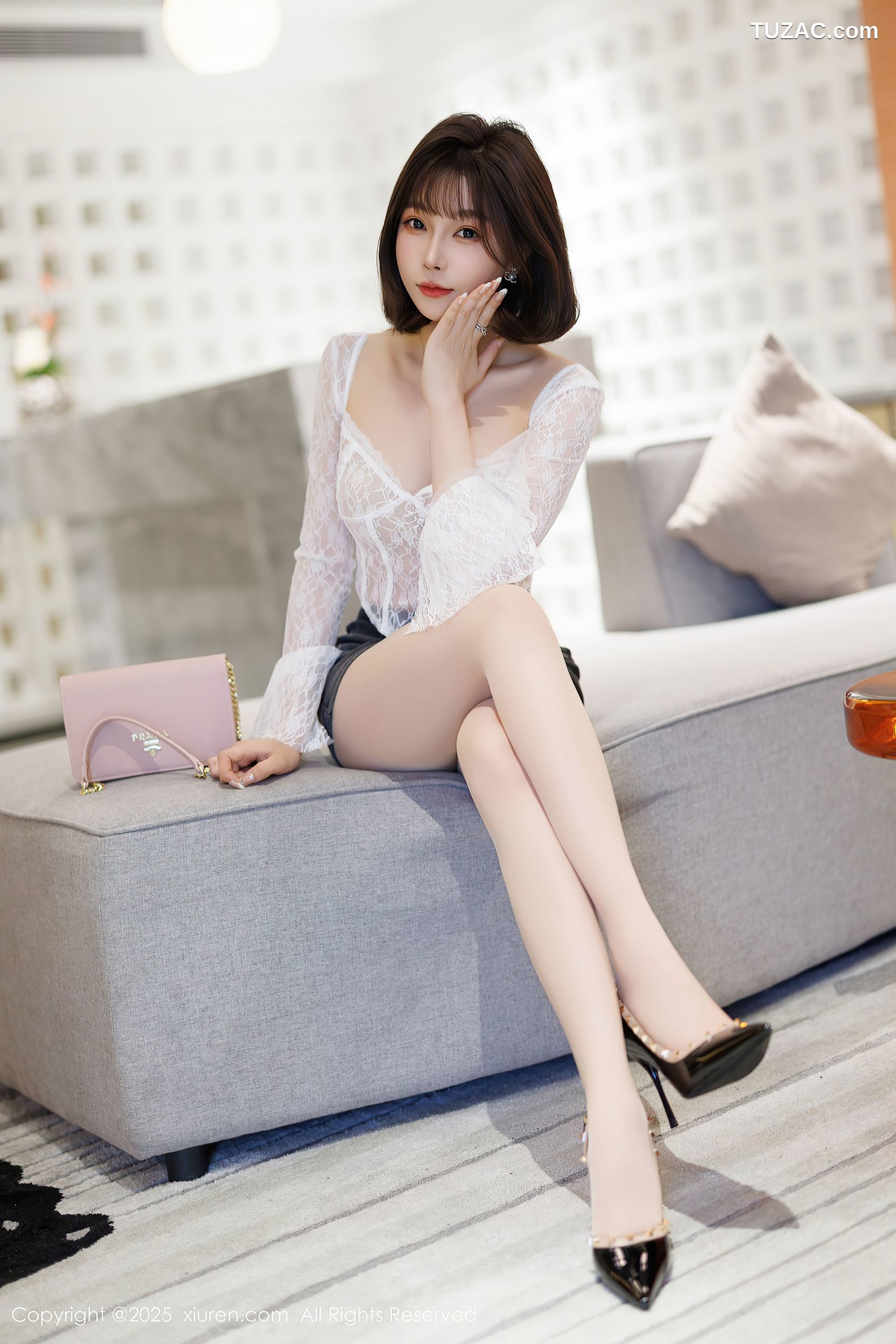 XiuRen秀人网-10113-徐莉芝Booty-白T牛仔短裙-蓝连衣短裙黑丝-2025.04.03