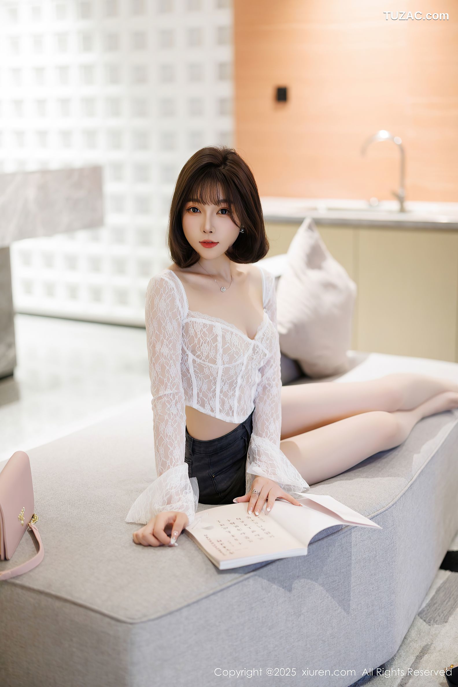 XiuRen秀人网-10113-徐莉芝Booty-白T牛仔短裙-蓝连衣短裙黑丝-2025.04.03