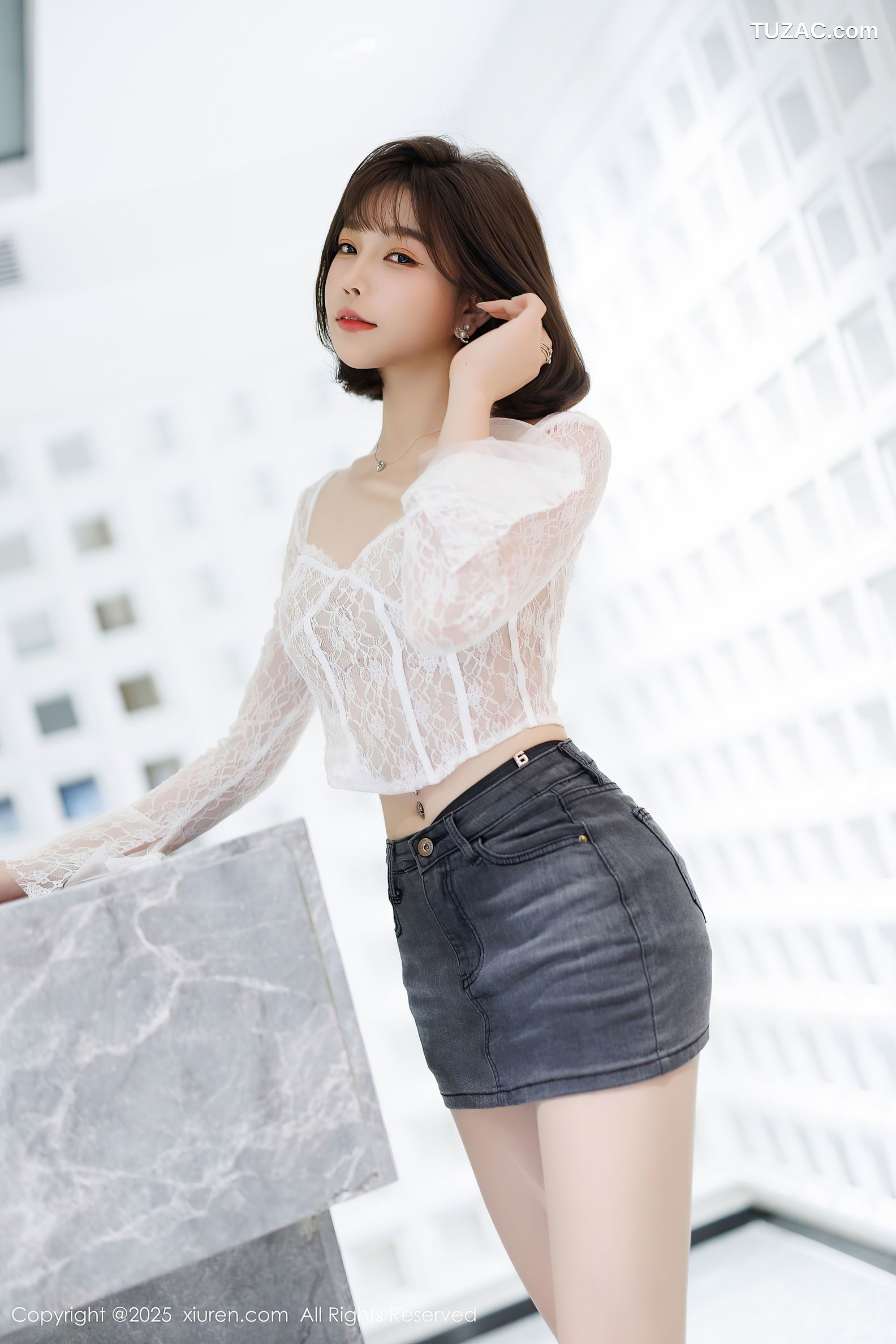 XiuRen秀人网-10113-徐莉芝Booty-白T牛仔短裙-蓝连衣短裙黑丝-2025.04.03