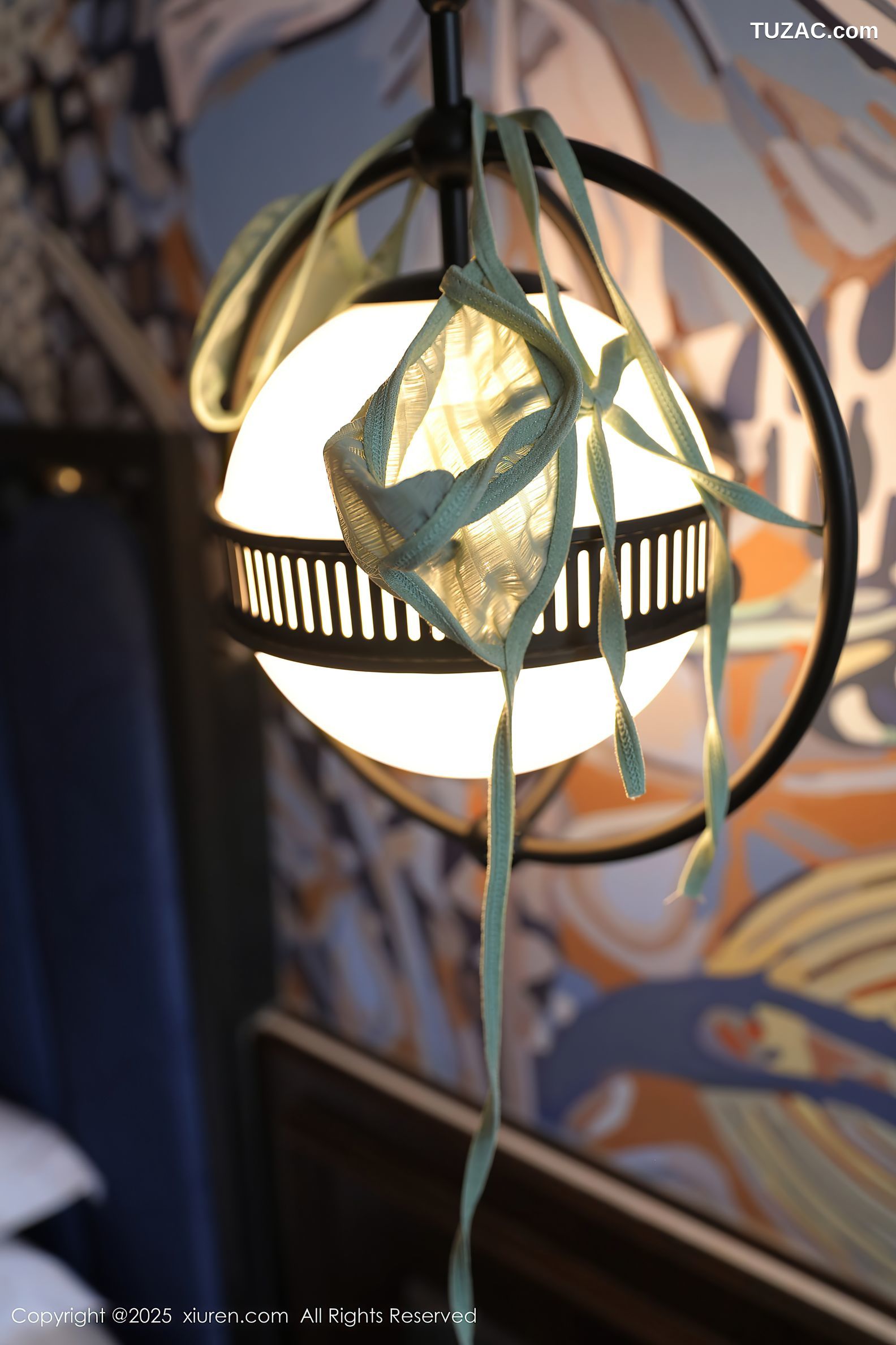 XiuRen秀人网-10125-蛋蛋宝-绿色情趣内衣白色丝袜-2025.04.08