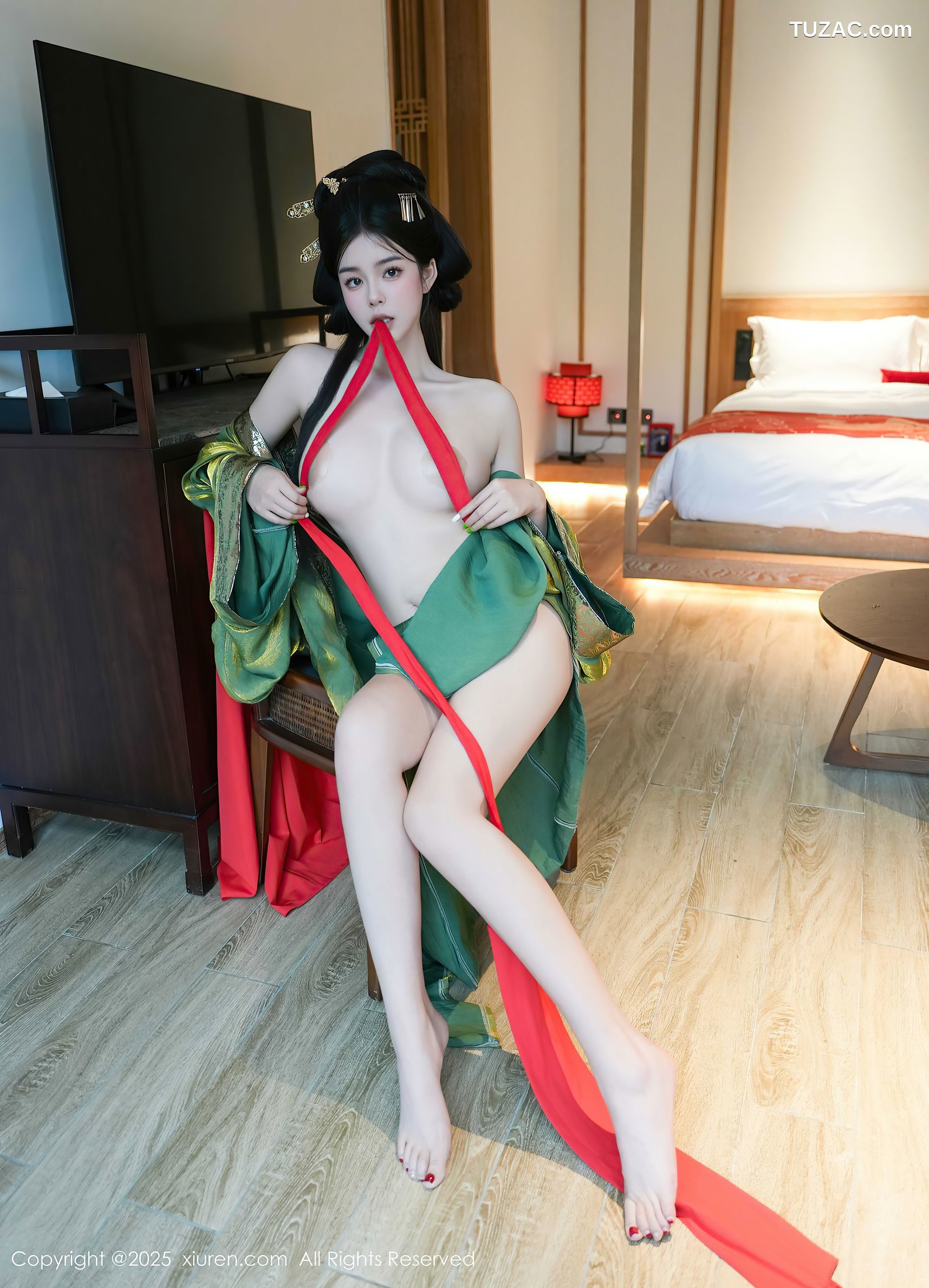 XiuRen秀人网-10126-雪糕CiCi-绿色唐风汉服红色亵衣爆乳-2025.04.09