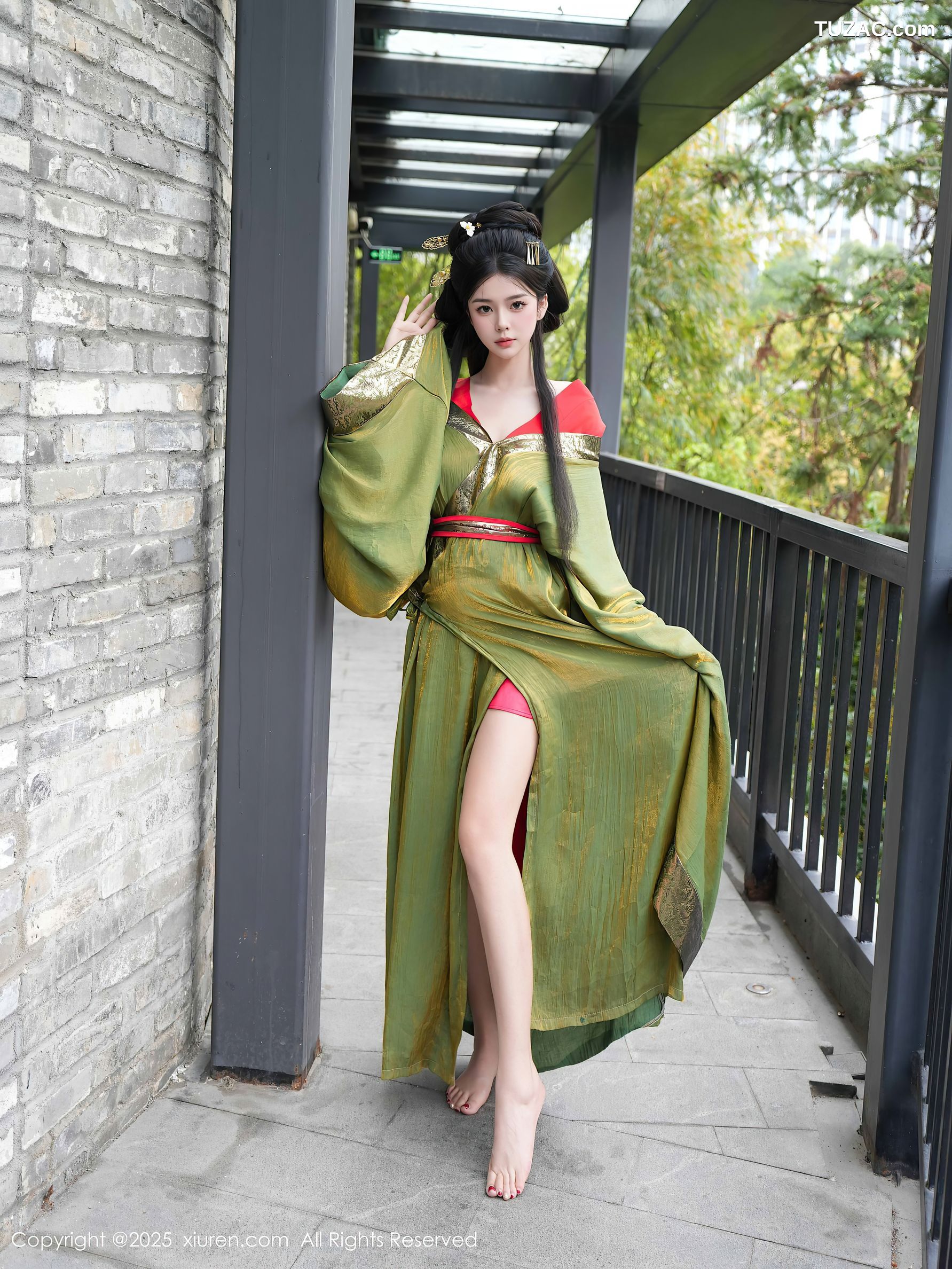 XiuRen秀人网-10126-雪糕CiCi-绿色唐风汉服红色亵衣爆乳-2025.04.09