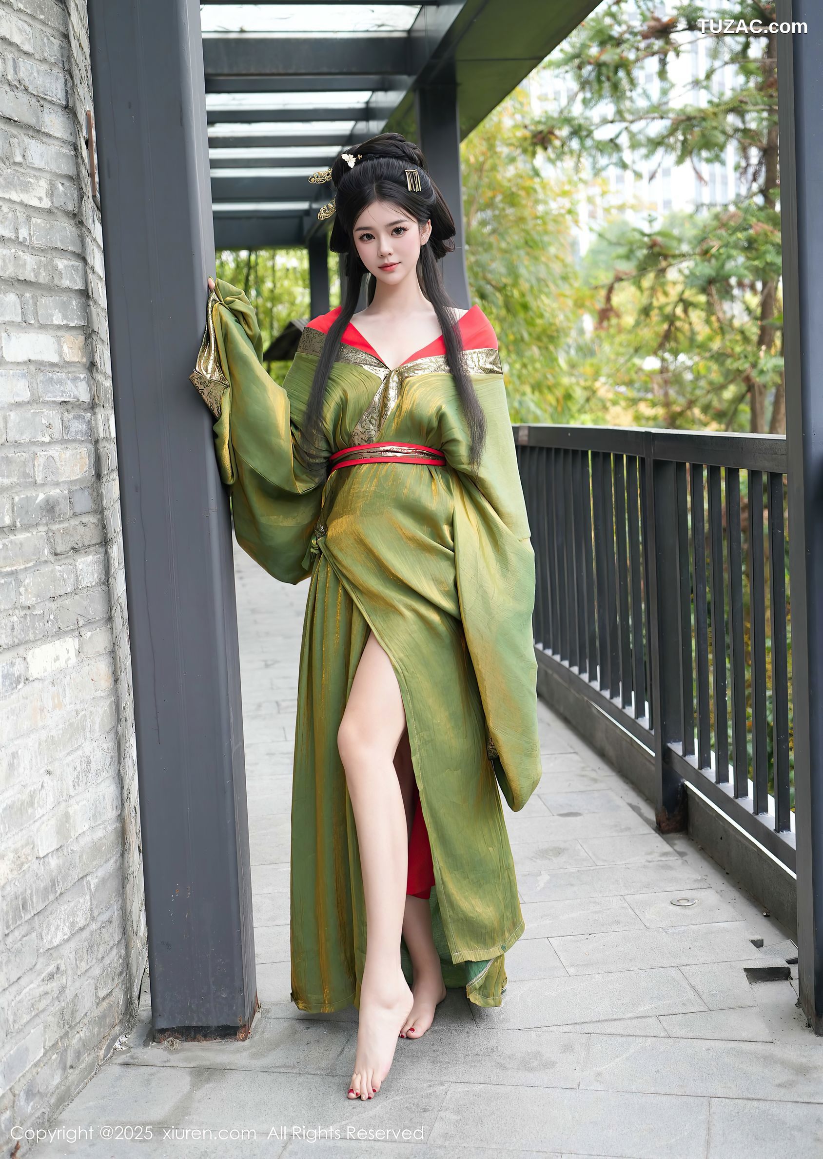 XiuRen秀人网-10126-雪糕CiCi-绿色唐风汉服红色亵衣爆乳-2025.04.09