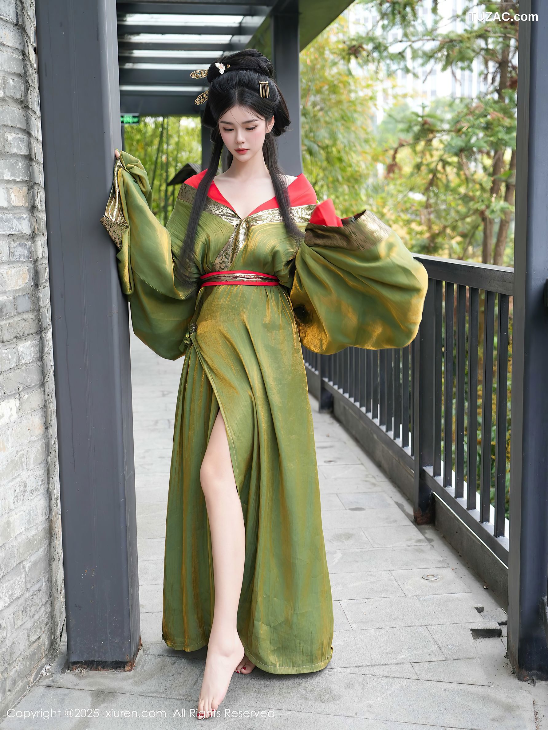 XiuRen秀人网-10126-雪糕CiCi-绿色唐风汉服红色亵衣爆乳-2025.04.09