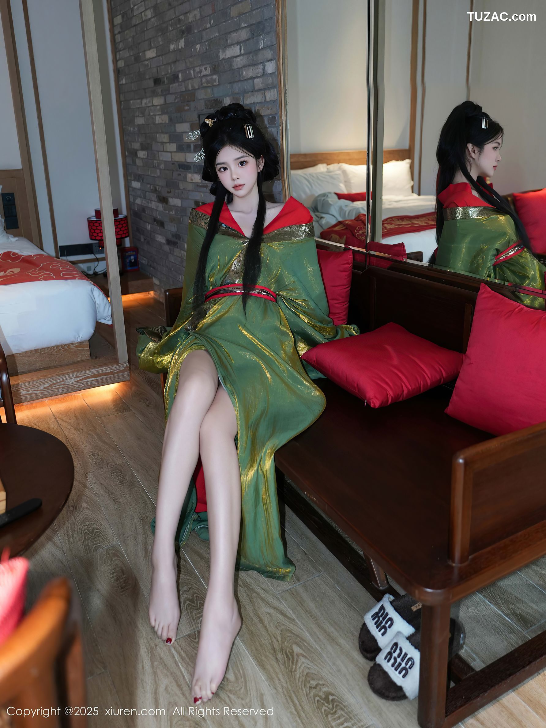 XiuRen秀人网-10126-雪糕CiCi-绿色唐风汉服红色亵衣爆乳-2025.04.09