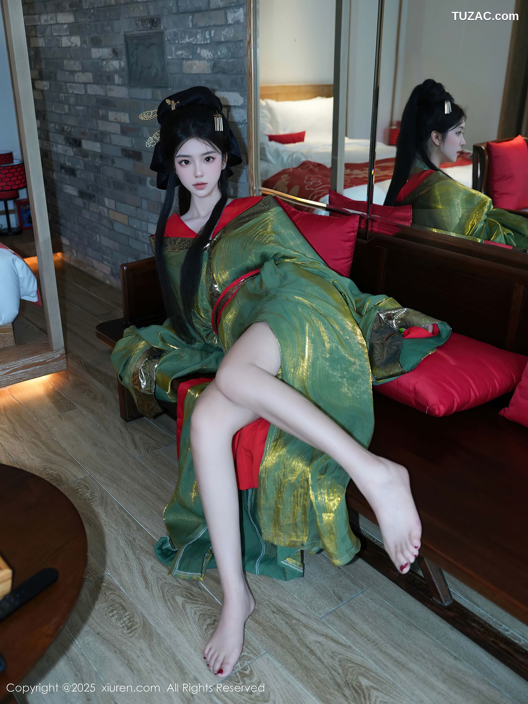 XiuRen秀人网-10126-雪糕CiCi-绿色唐风汉服红色亵衣爆乳-2025.04.09