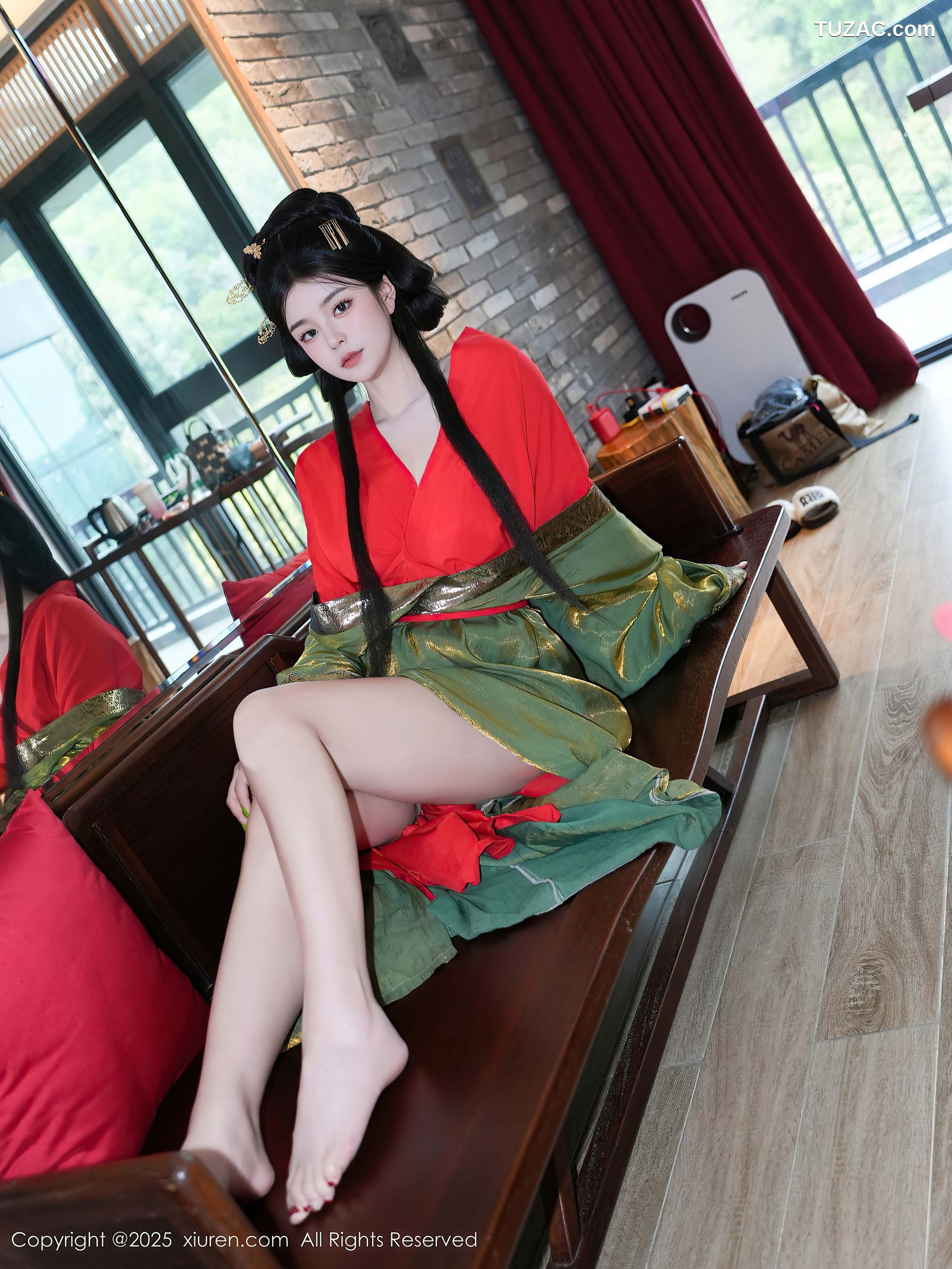 XiuRen秀人网-10126-雪糕CiCi-绿色唐风汉服红色亵衣爆乳-2025.04.09