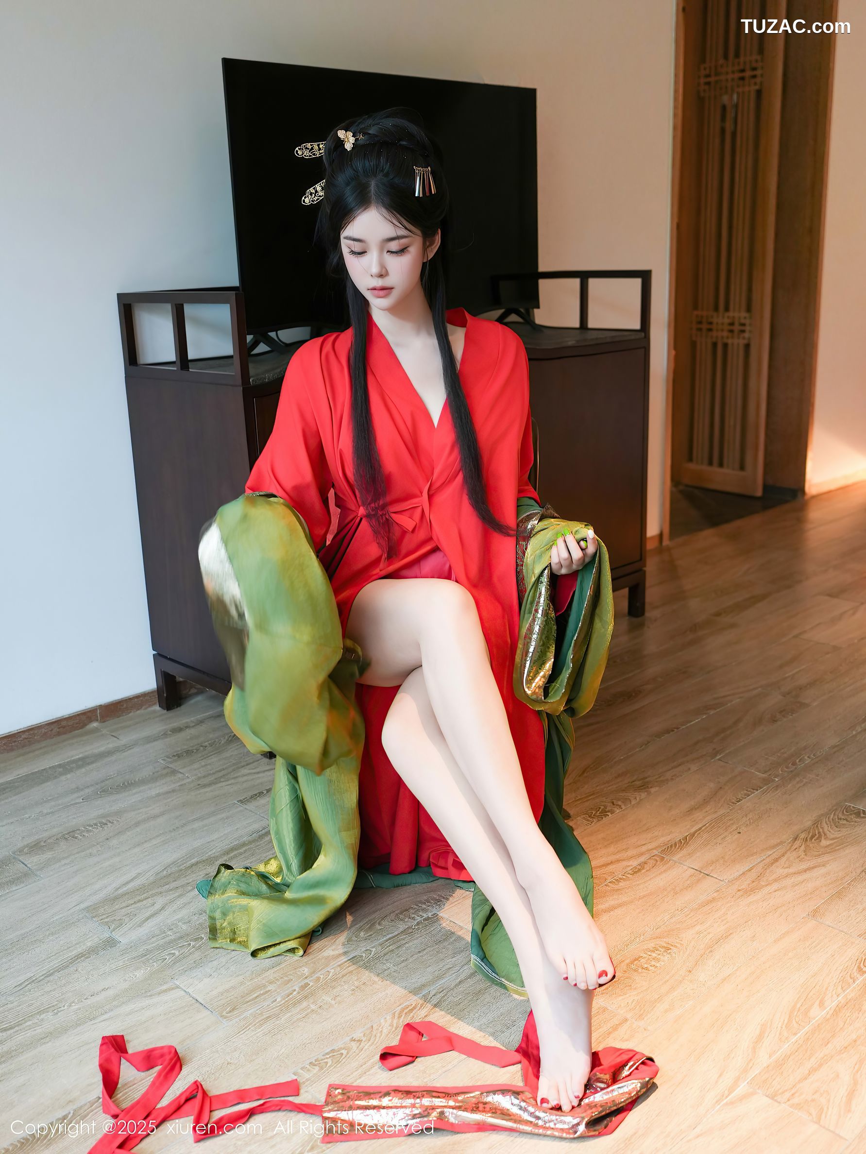 XiuRen秀人网-10126-雪糕CiCi-绿色唐风汉服红色亵衣爆乳-2025.04.09