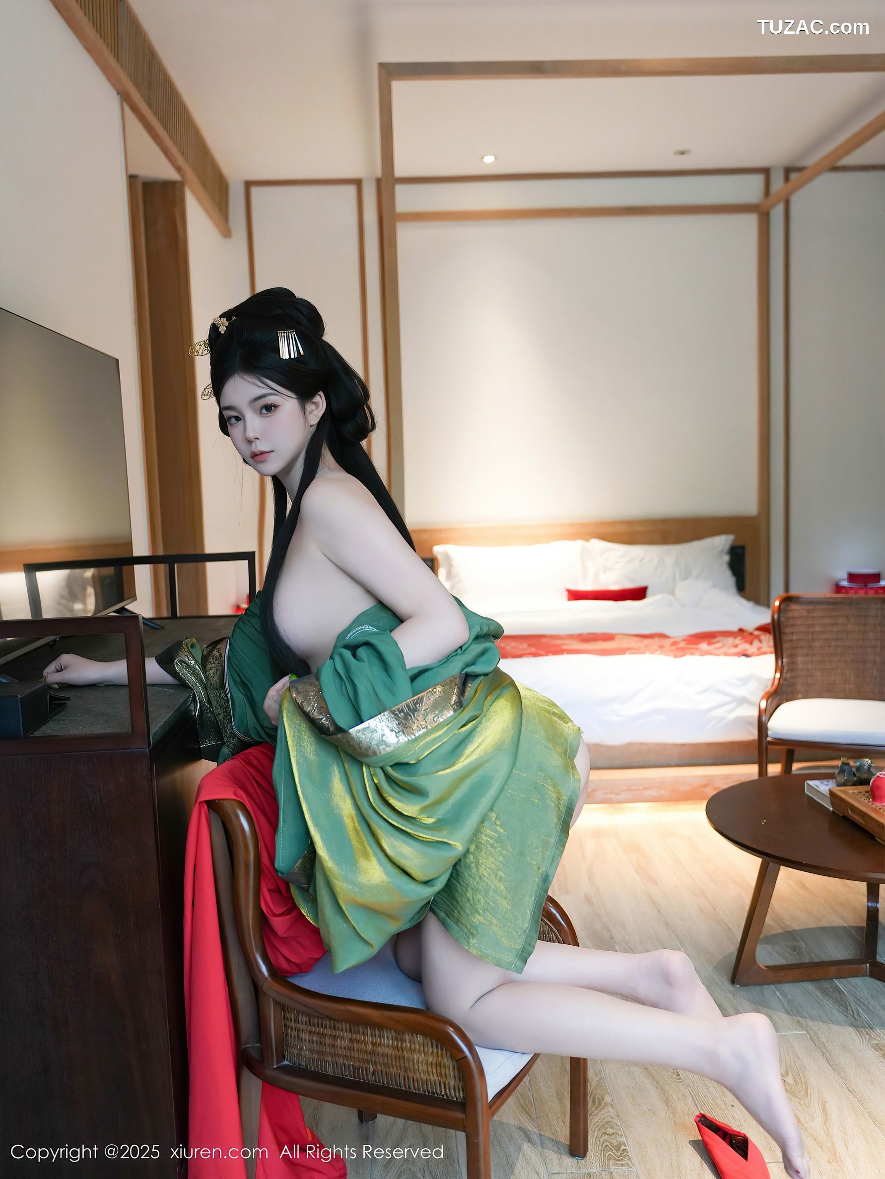 XiuRen秀人网-10126-雪糕CiCi-绿色唐风汉服红色亵衣爆乳-2025.04.09