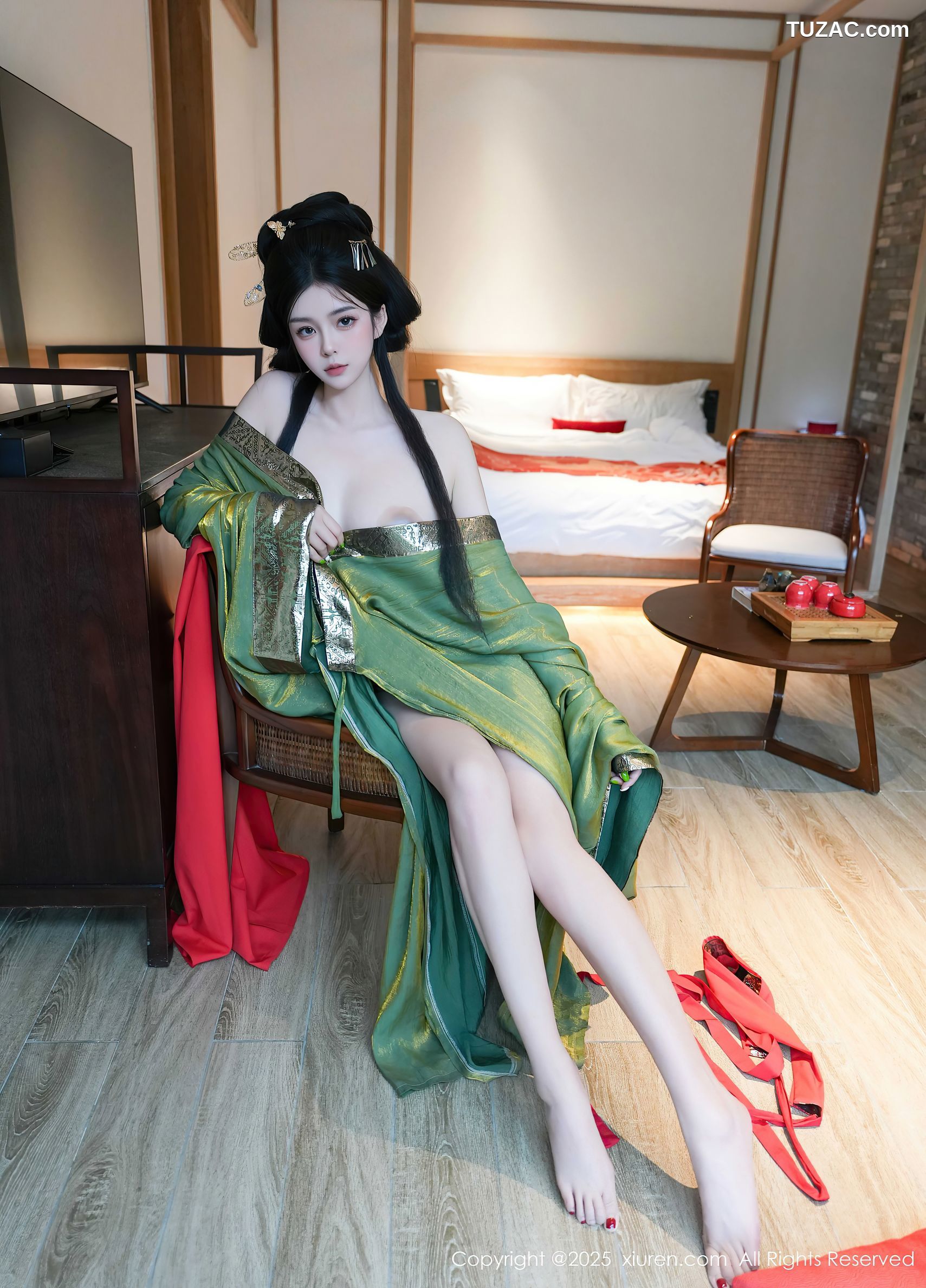 XiuRen秀人网-10126-雪糕CiCi-绿色唐风汉服红色亵衣爆乳-2025.04.09